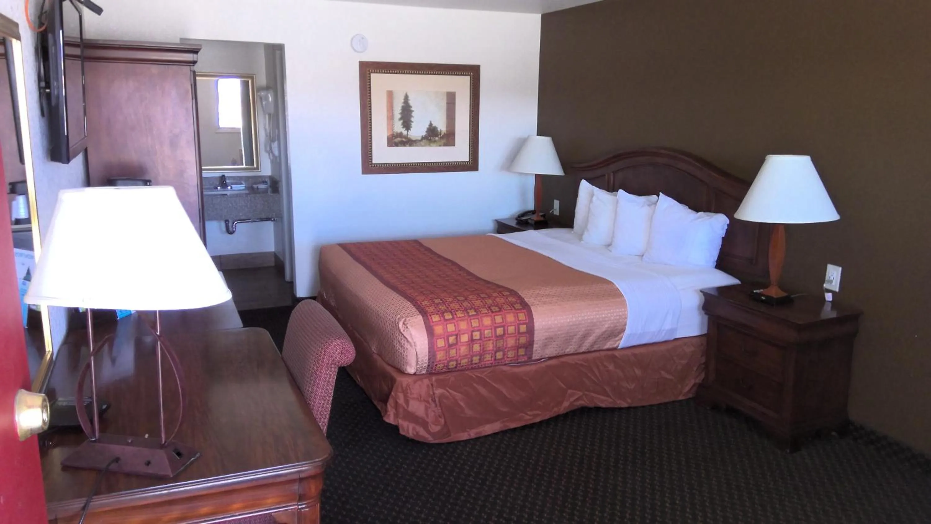 Photo of the whole room in 1st Interstate Inn Montrose