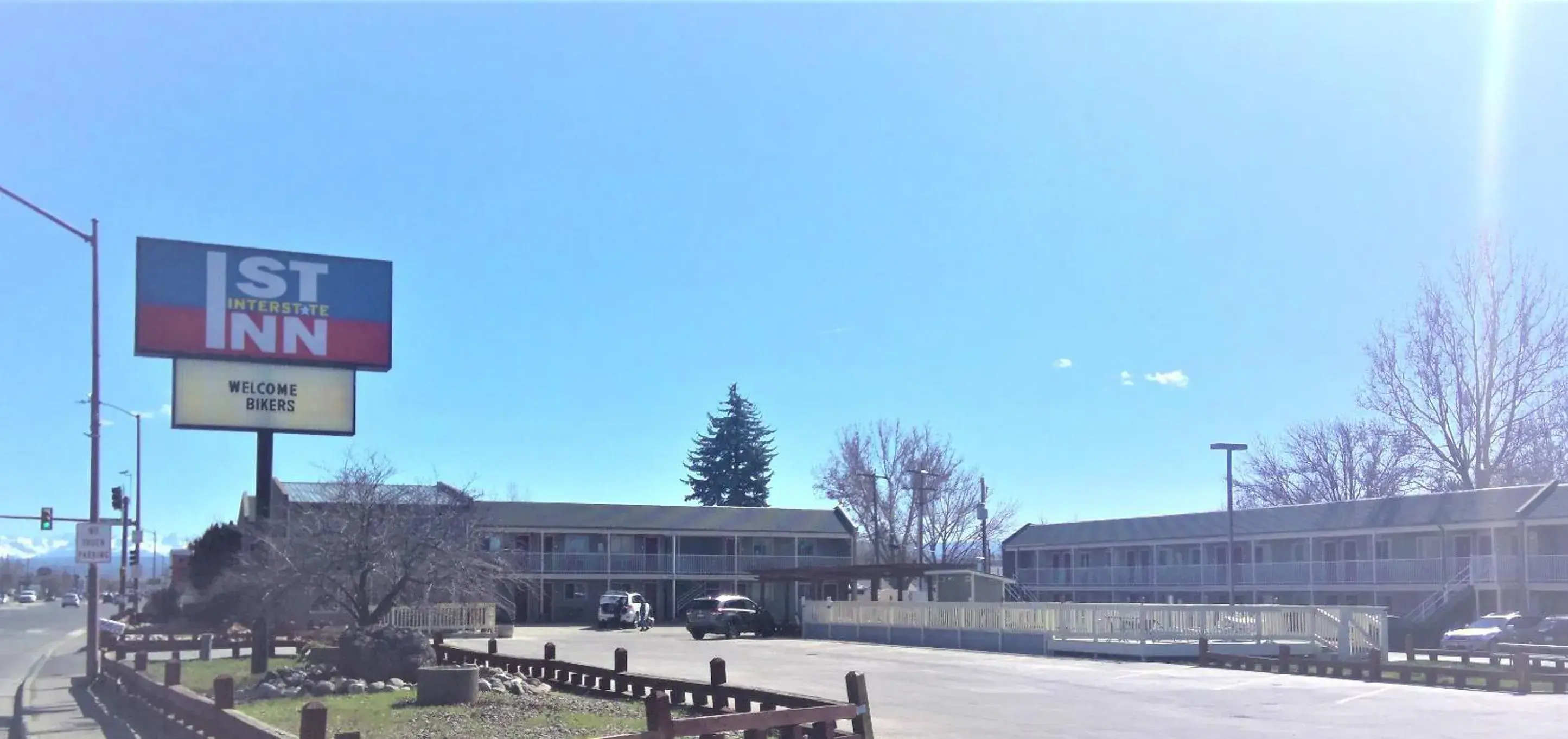 Property building in 1st Interstate Inn Montrose Property building in 1st Interstate Inn Montrose