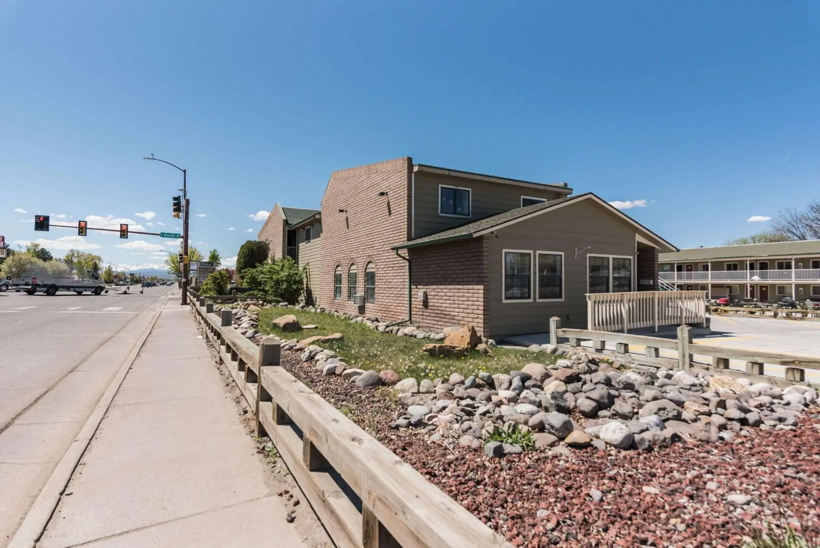 Property building in 1st Interstate Inn Montrose Property building in 1st Interstate Inn Montrose