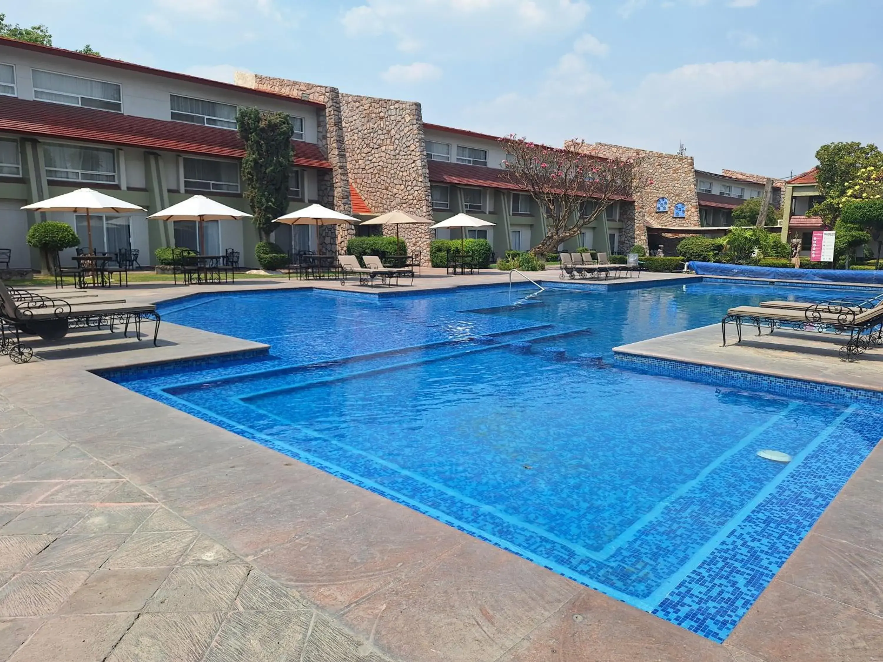 Swimming pool in Hotel Real de Minas Tradicional Swimming pool in Hotel Real de Minas Tradicional