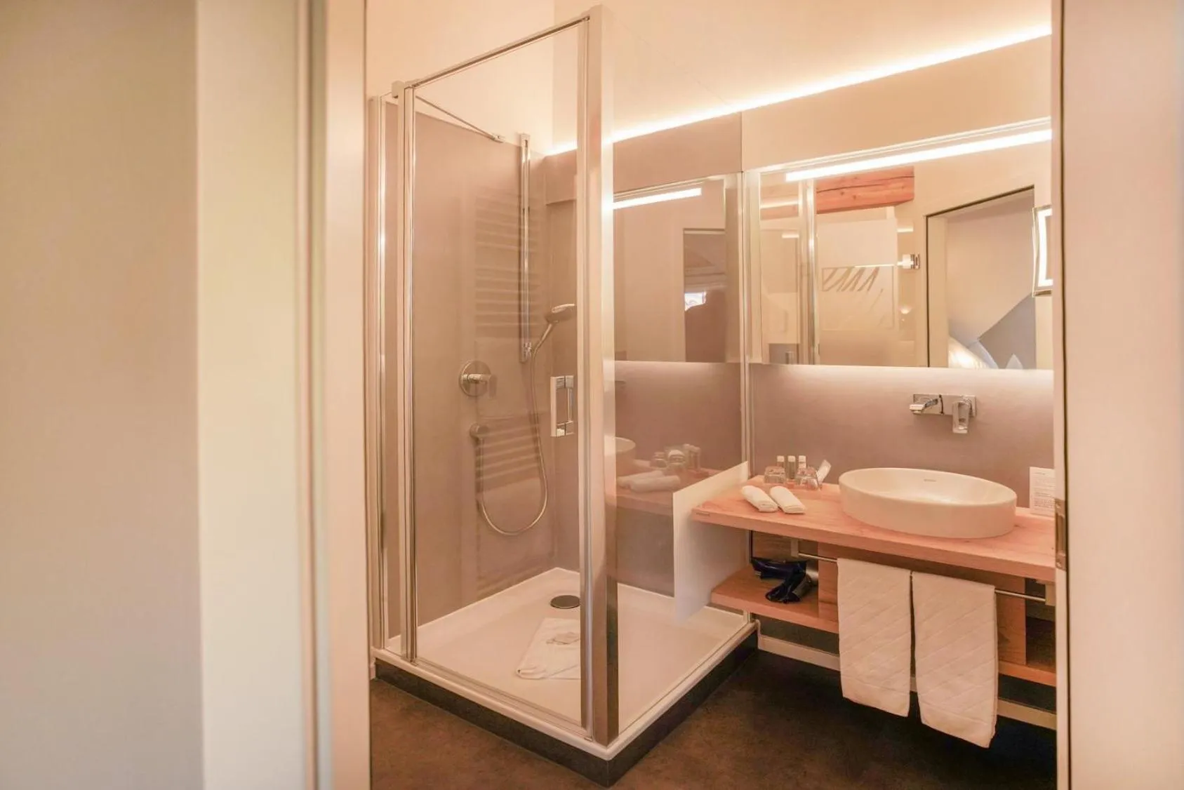 Shower in Hotel Restaurant Der Engel, Sasbachwalden