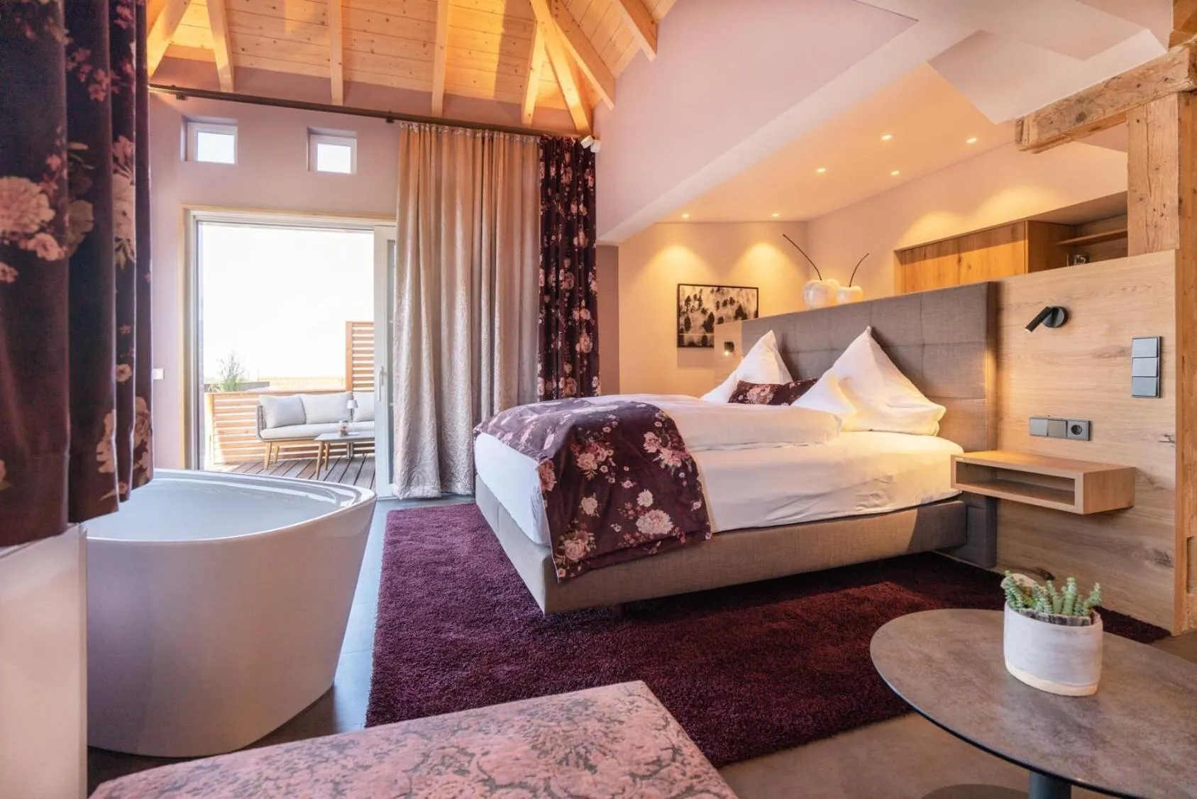 Photo of the whole room, Bed in Hotel Restaurant Der Engel, Sasbachwalden