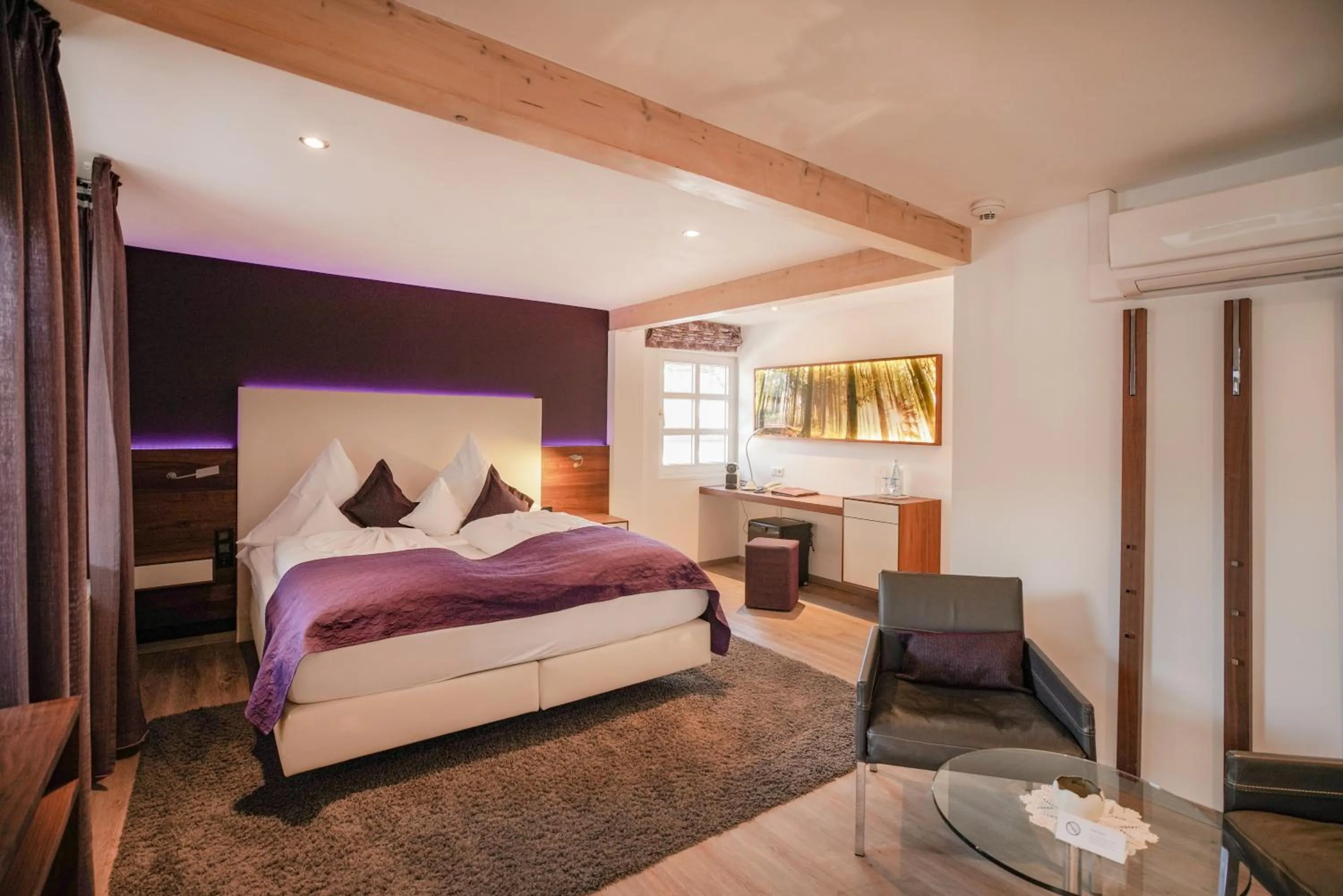 Bed in Hotel Restaurant Der Engel, Sasbachwalden