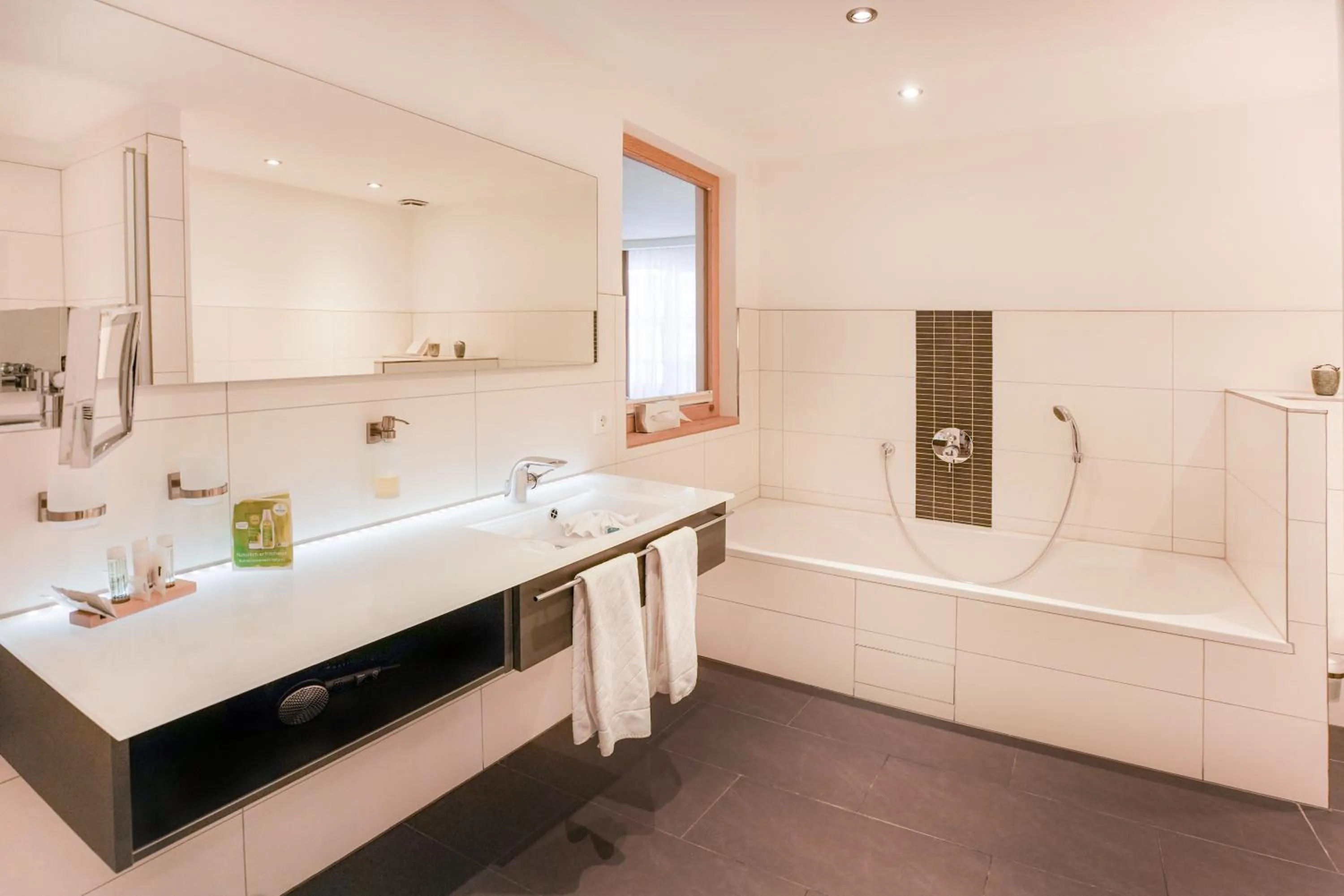 Bathroom in Hotel Restaurant Der Engel, Sasbachwalden