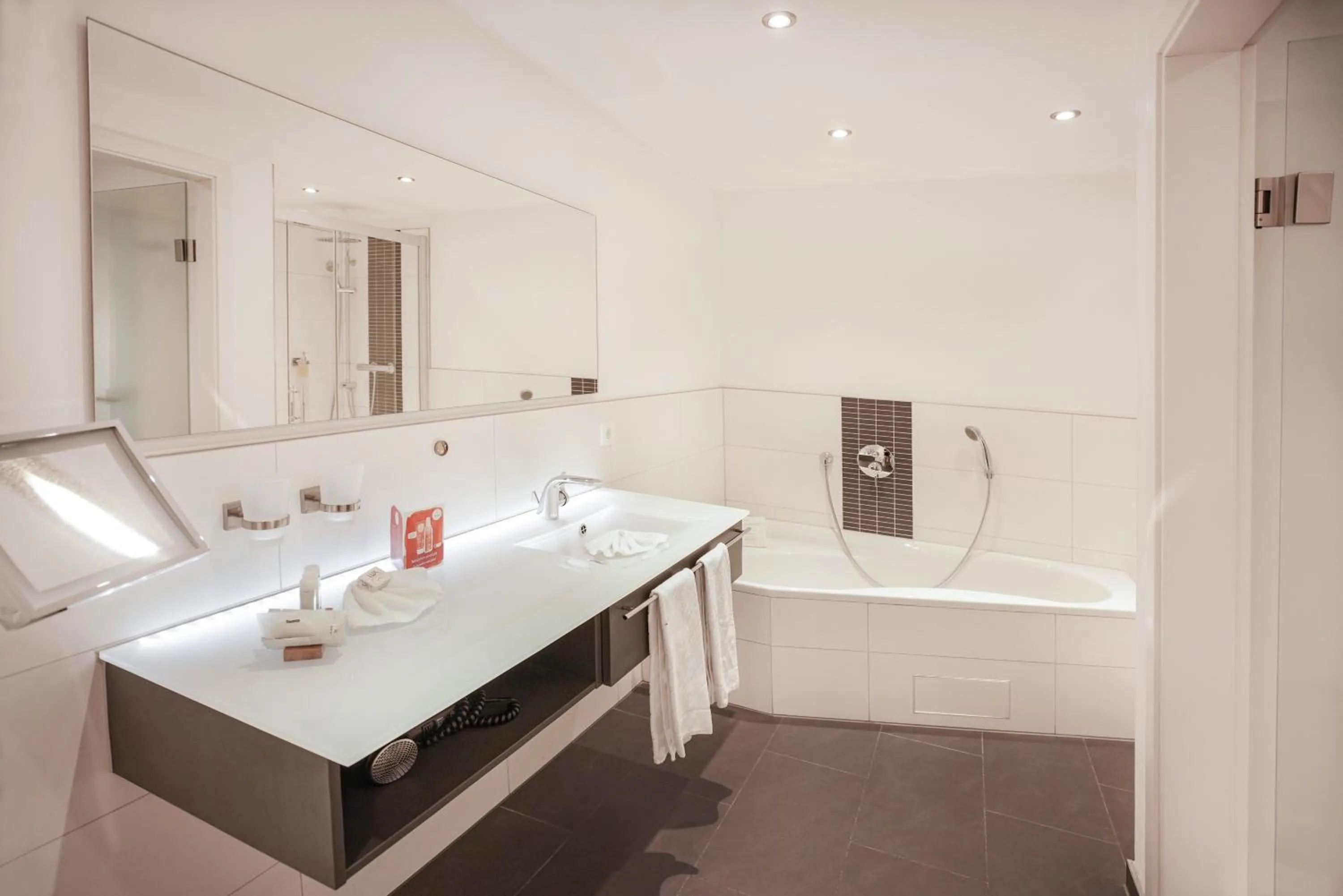 Bathroom in Hotel Restaurant Der Engel, Sasbachwalden