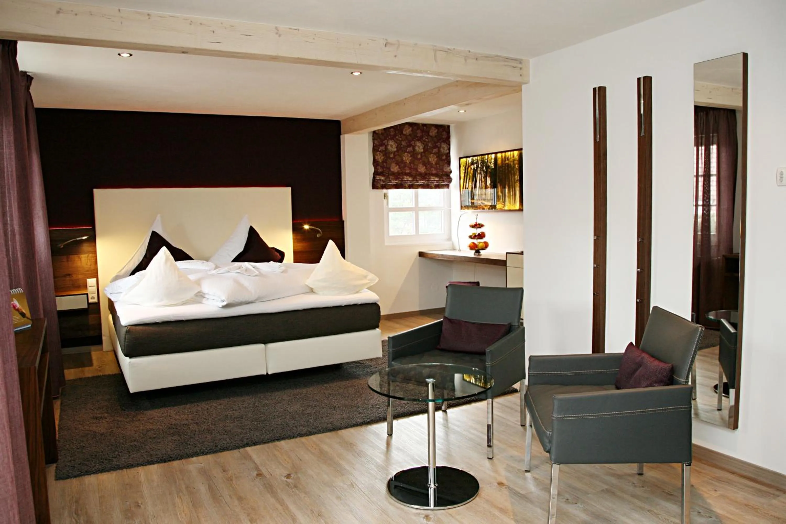 Photo of the whole room, Bed in Hotel Restaurant Der Engel, Sasbachwalden