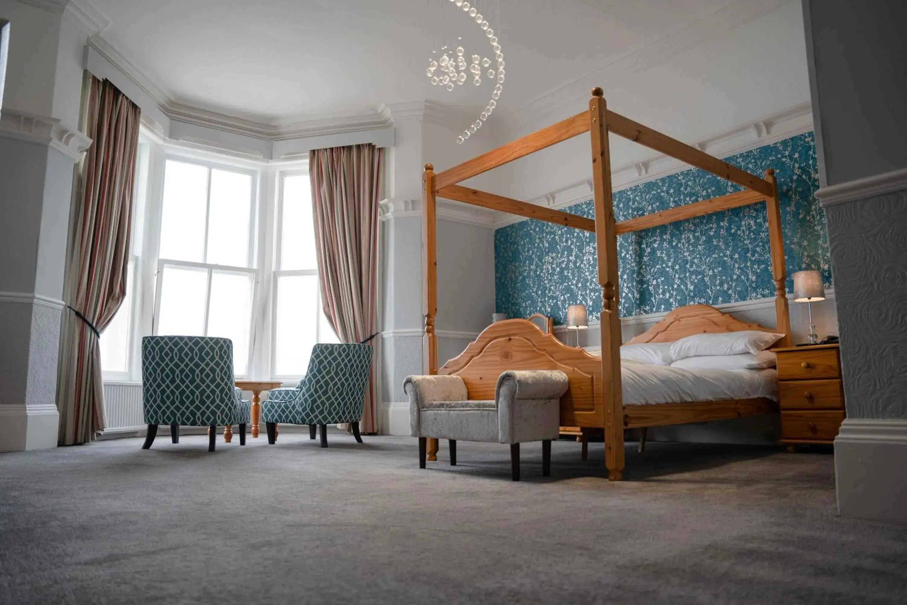 Bedroom, Bed in Delmont Hotel & View Restaurant Bedroom, Bed in Delmont Hotel & View Restaurant