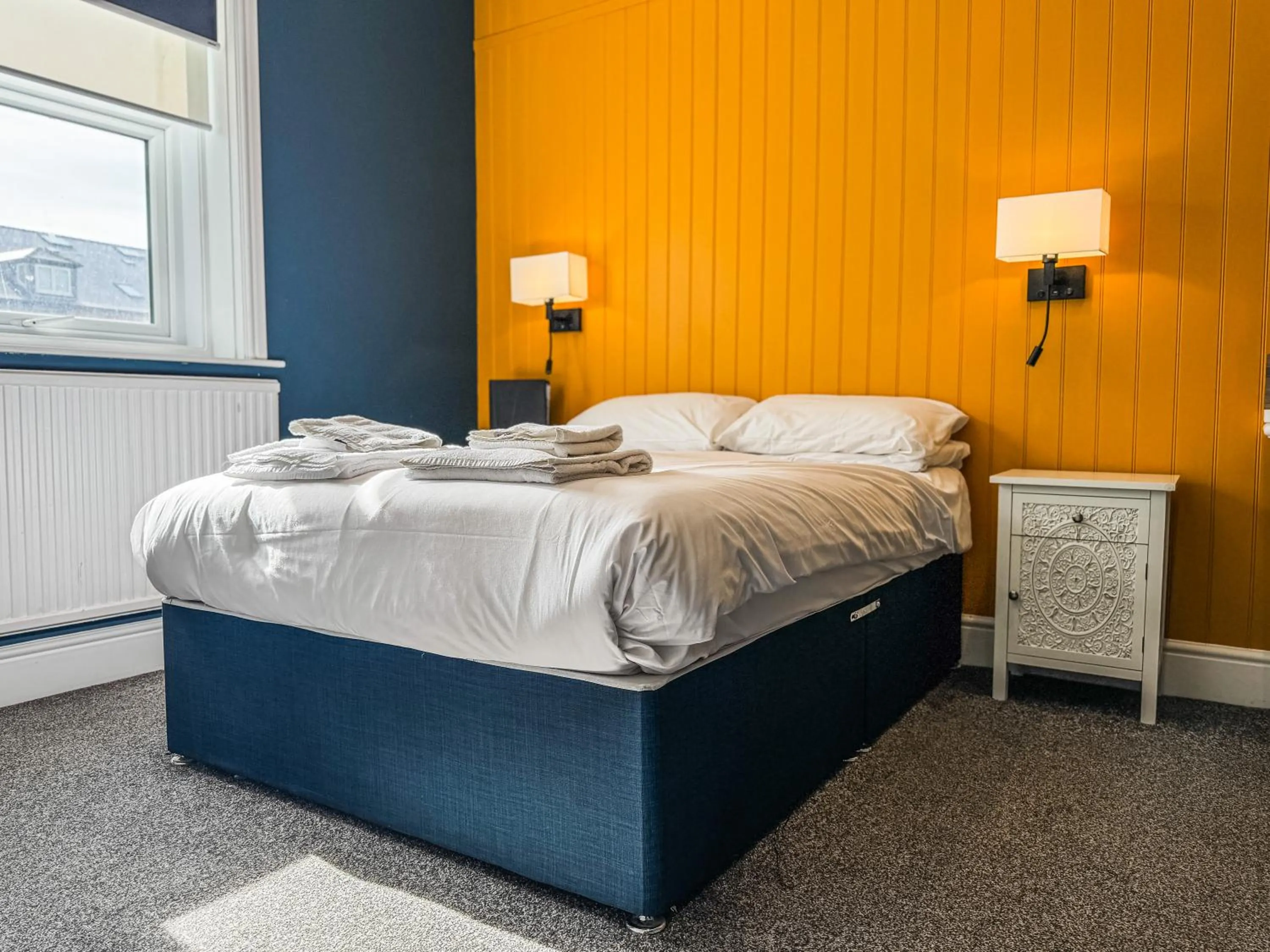 Bed in Delmont Hotel & View Restaurant