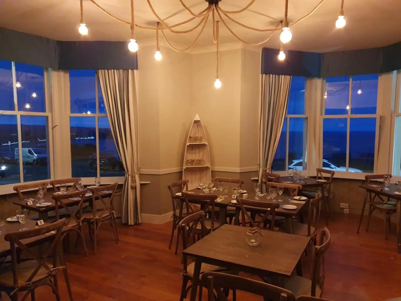 Restaurant/places to eat in Delmont Hotel & View Restaurant