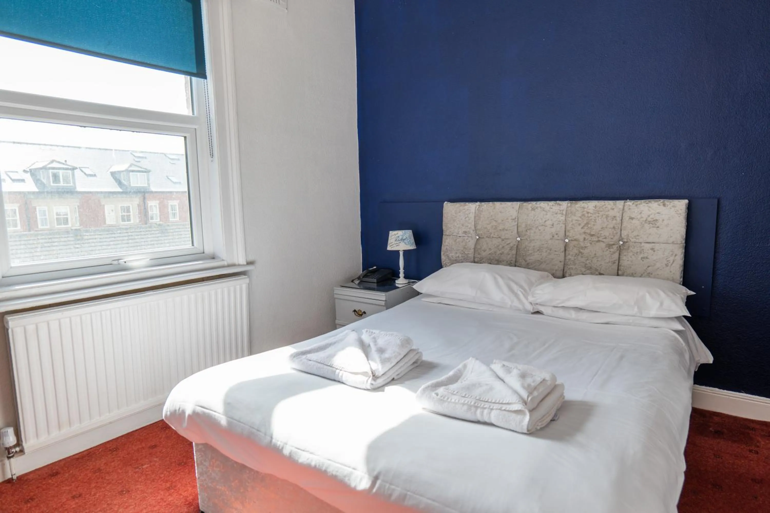 Bedroom, Bed in Delmont Hotel & View Restaurant