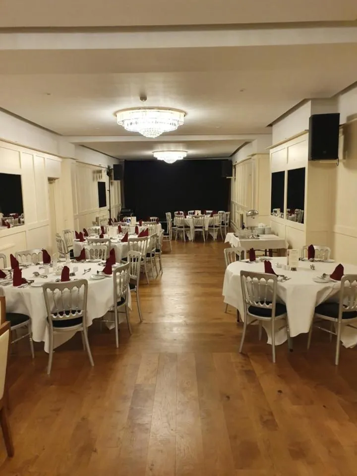 Restaurant/places to eat in Delmont Hotel & View Restaurant