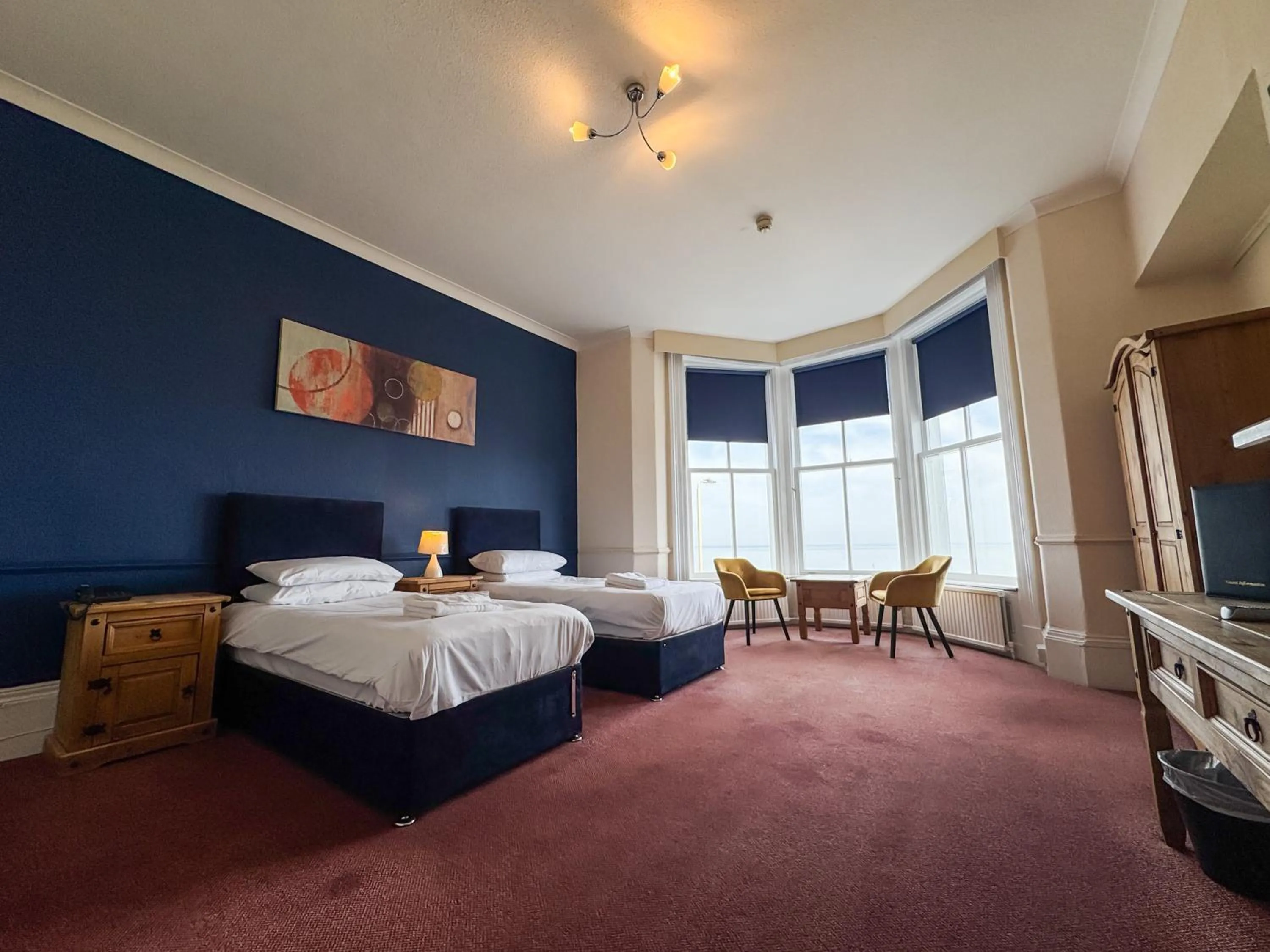 Bedroom, Bed in Delmont Hotel & View Restaurant