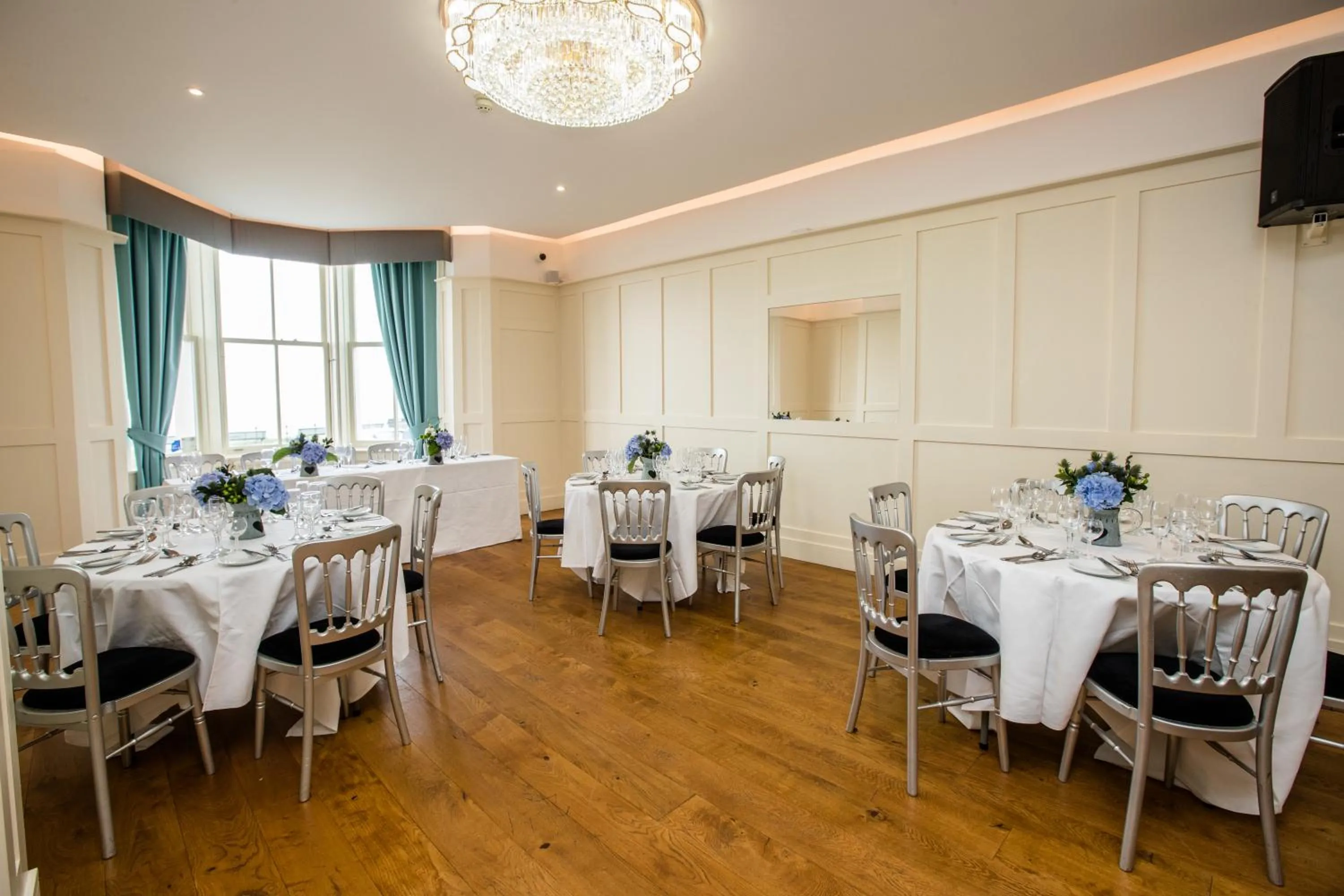 Banquet/Function facilities in Delmont Hotel & View Restaurant