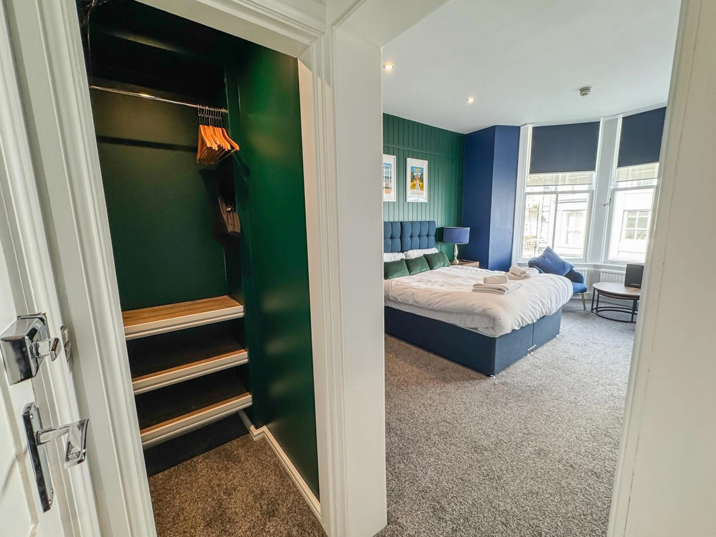 Bedroom, Bed in Delmont Hotel & View Restaurant