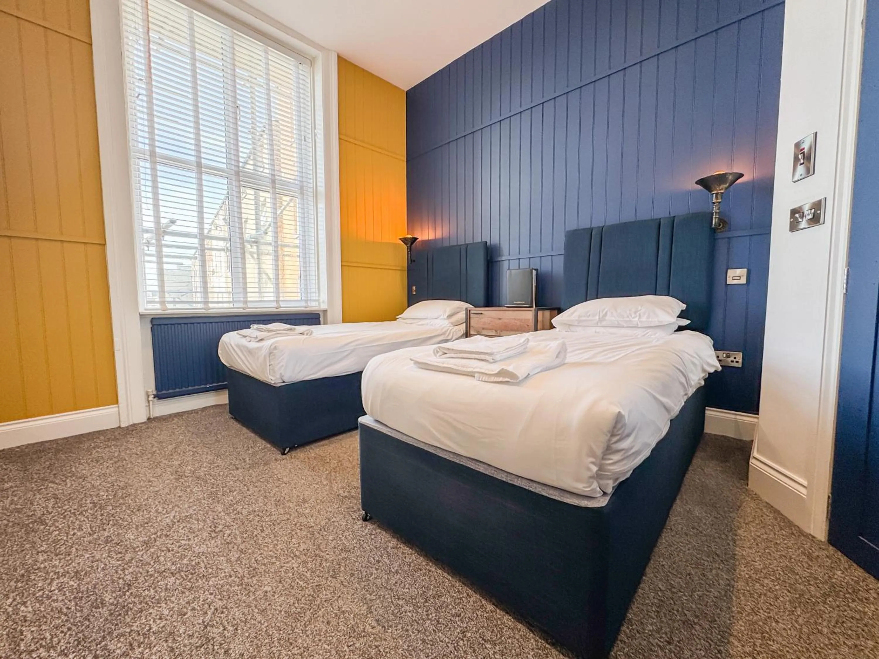 Bedroom, Bed in Delmont Hotel & View Restaurant