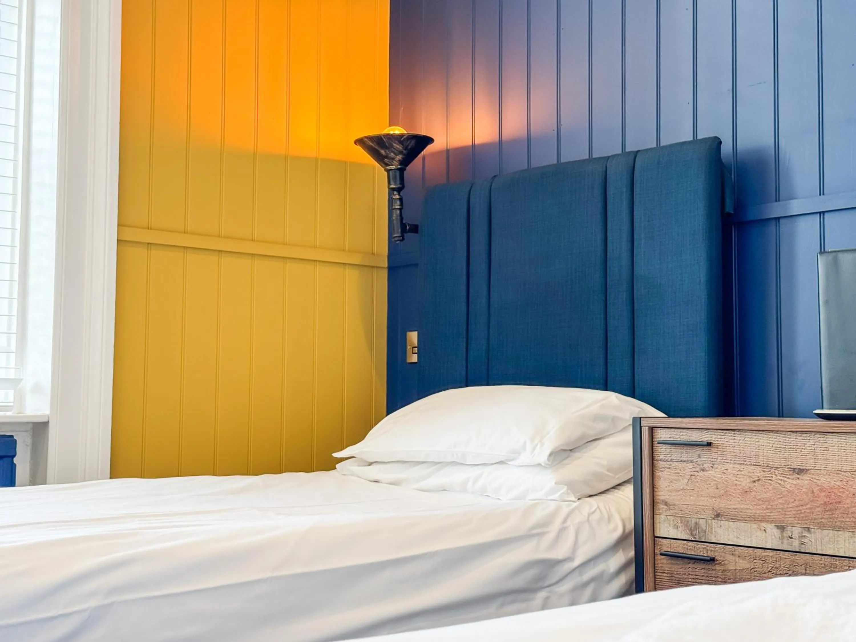 Bed in Delmont Hotel & View Restaurant