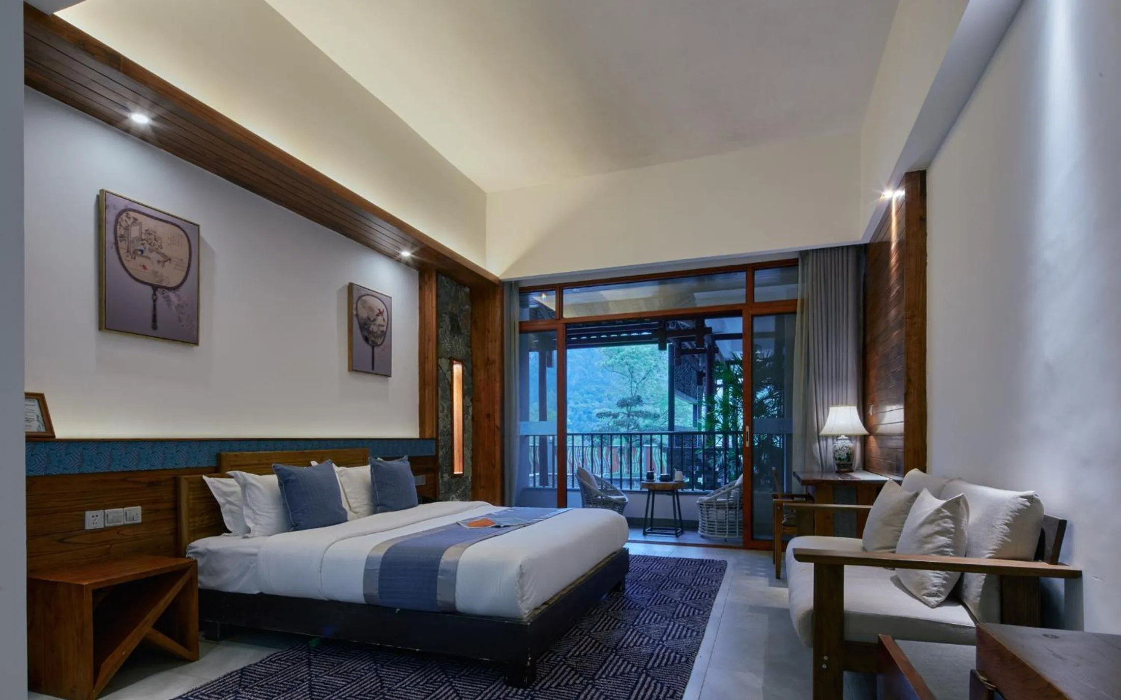 Photo of the whole room, Bed in Li River Resort