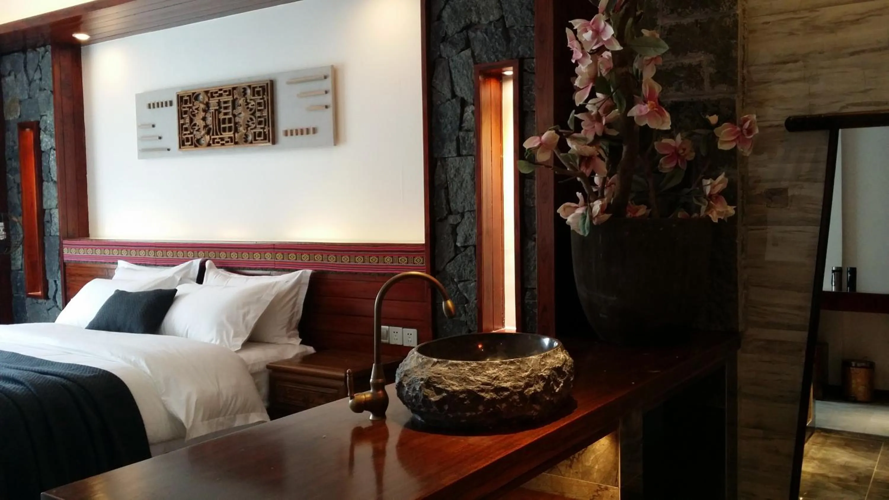 Bedroom, Bed in Li River Resort