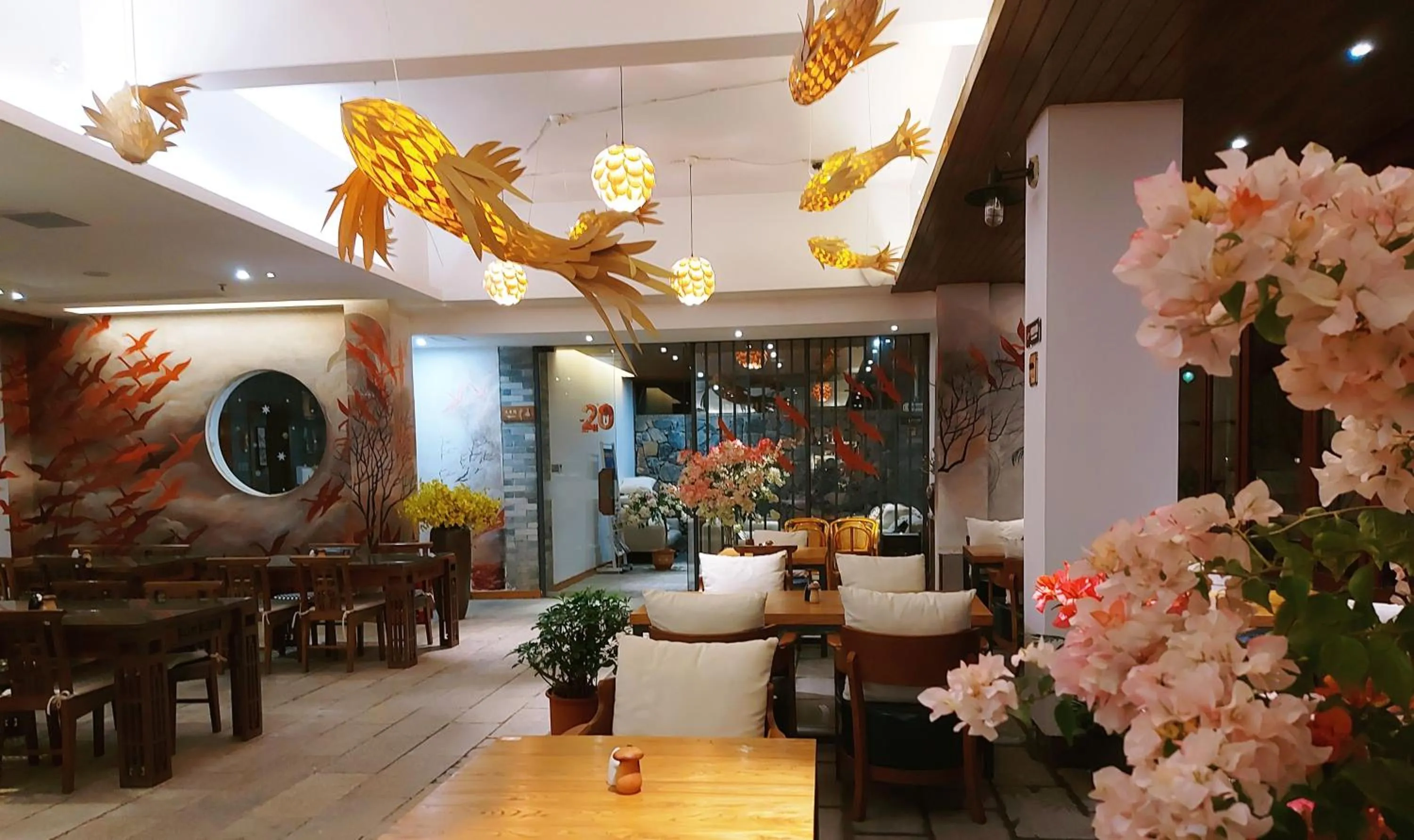 Restaurant/places to eat in Li River Resort