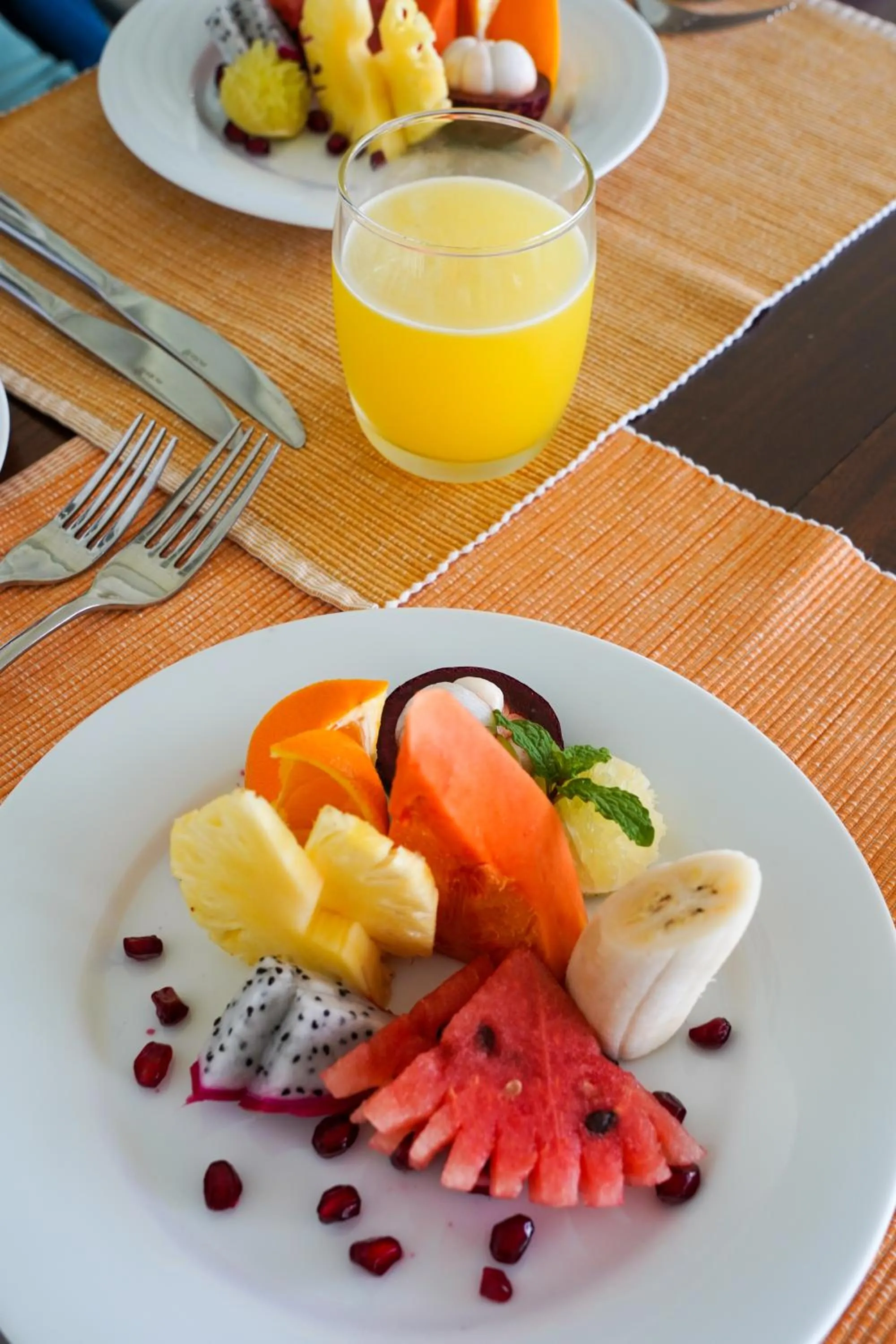 Food and drinks in W15 Hanthana Estate Kandy