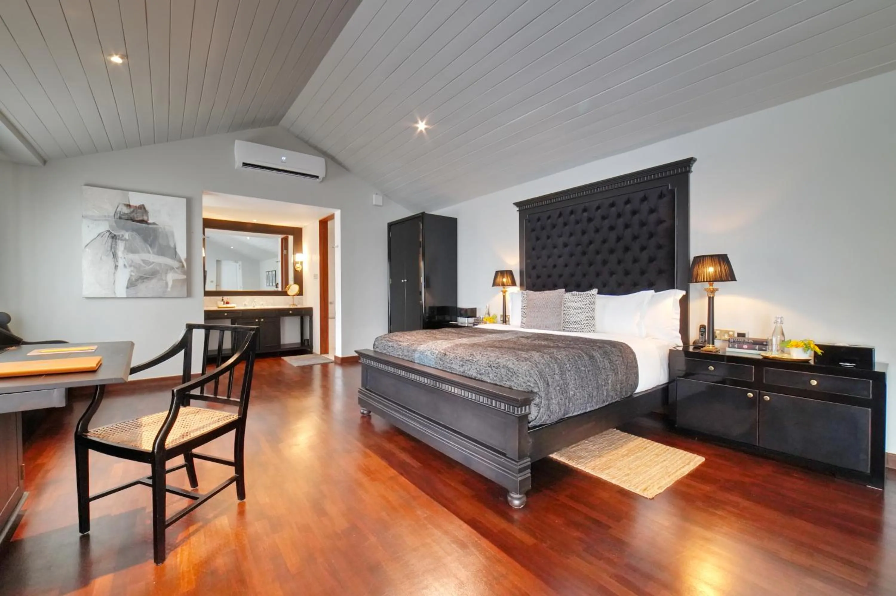 Bed in W15 Hanthana Estate Kandy