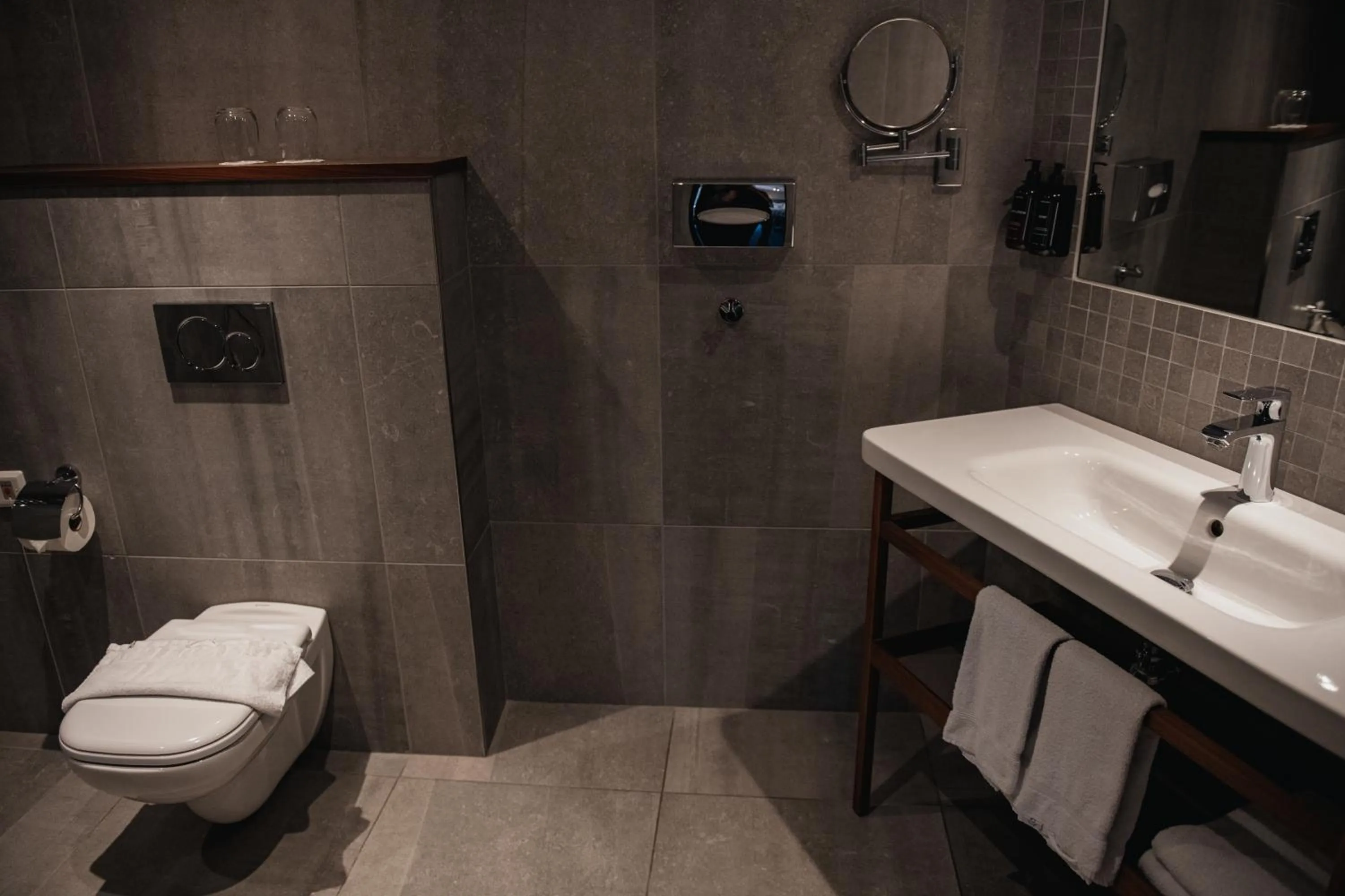 Toilet in Home Hotel Slottsparken