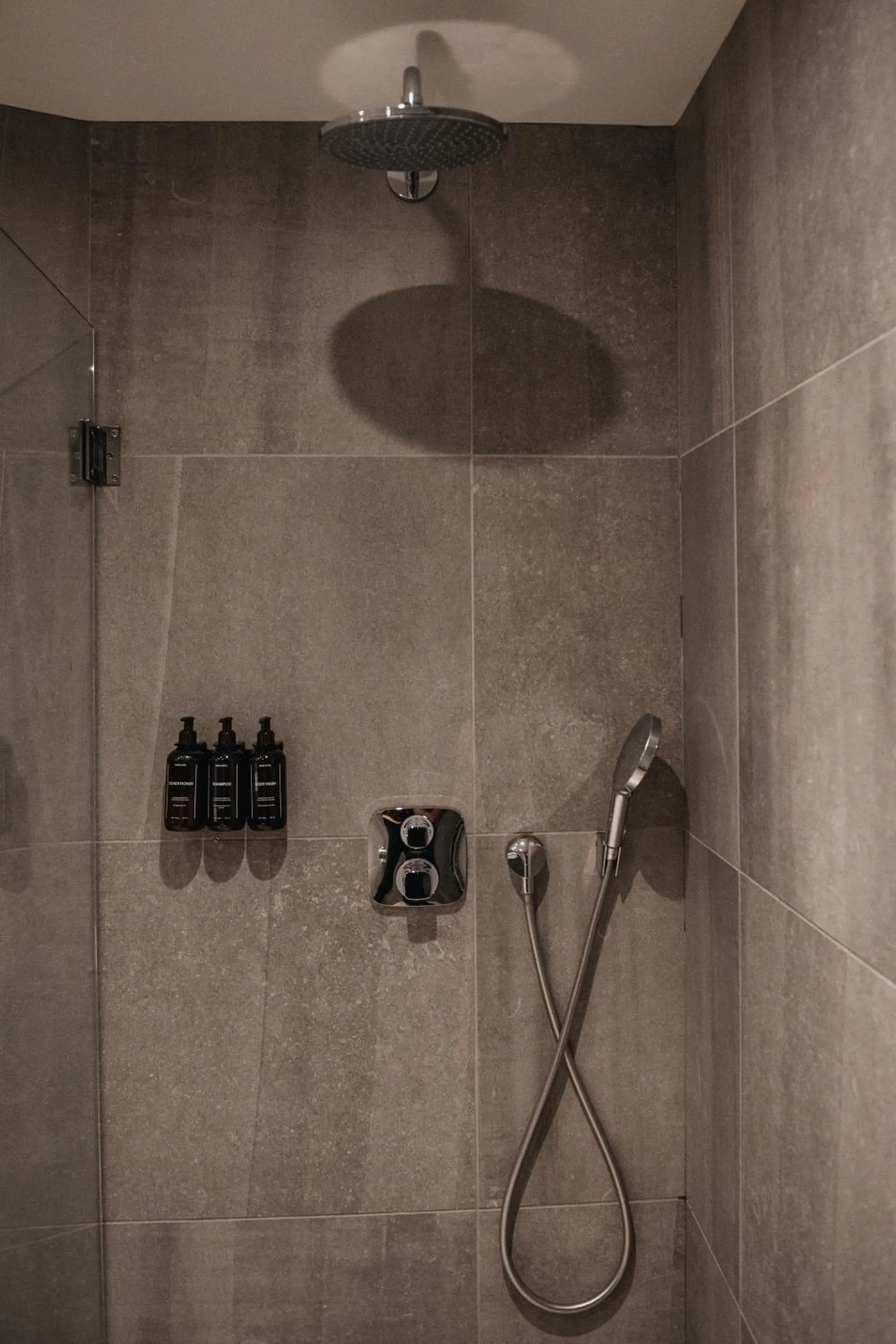 Shower in Home Hotel Slottsparken