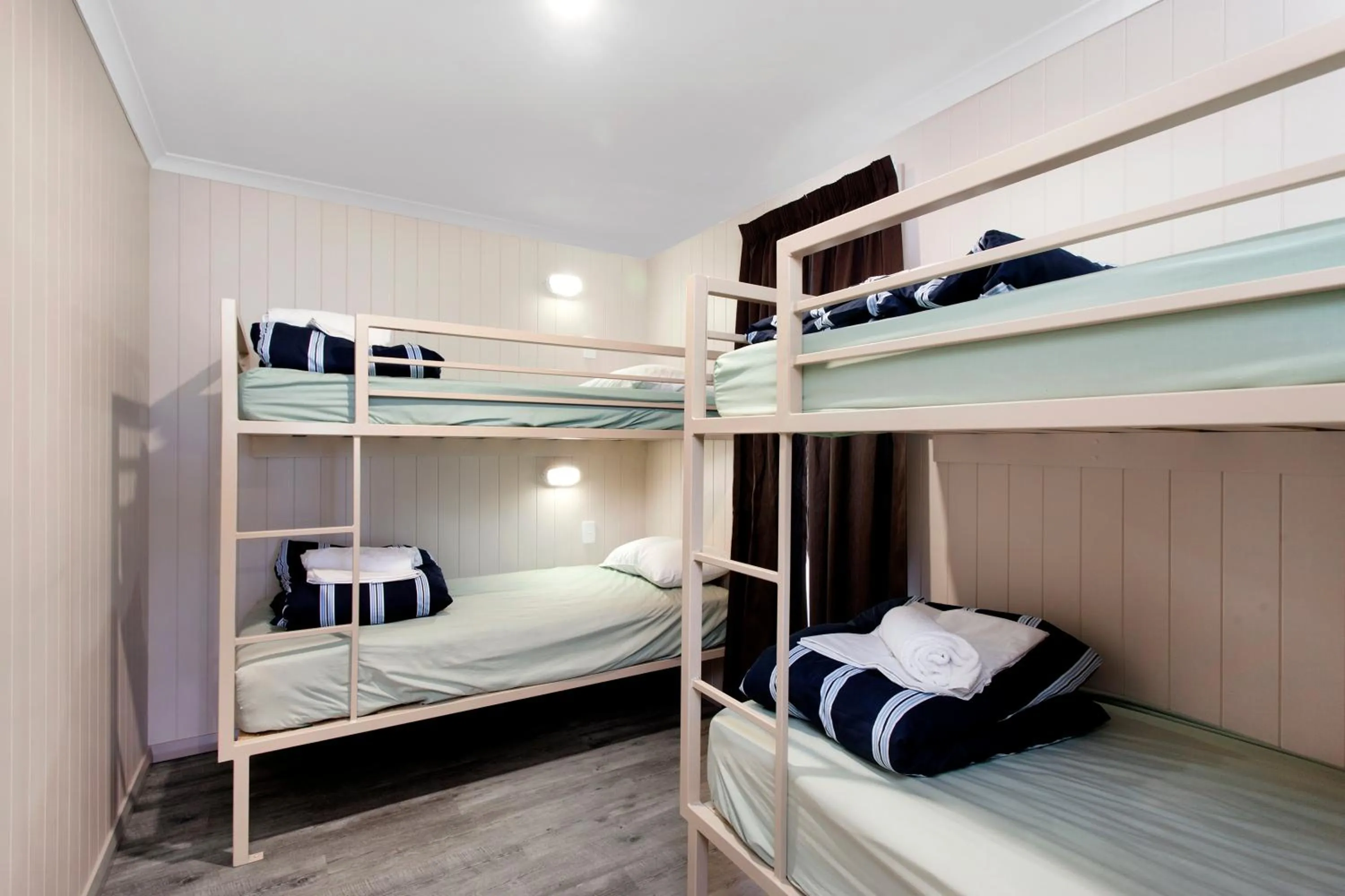 bunk bed, Bed in Armidale Tourist Park