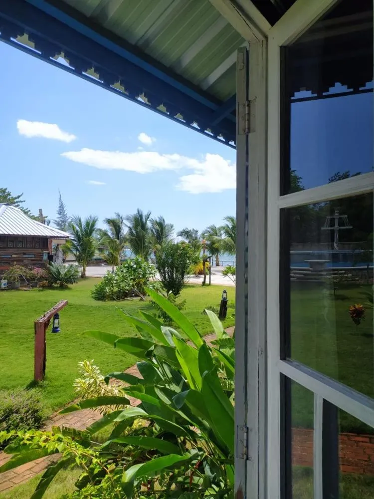 Rock and Wreck Dive Resort