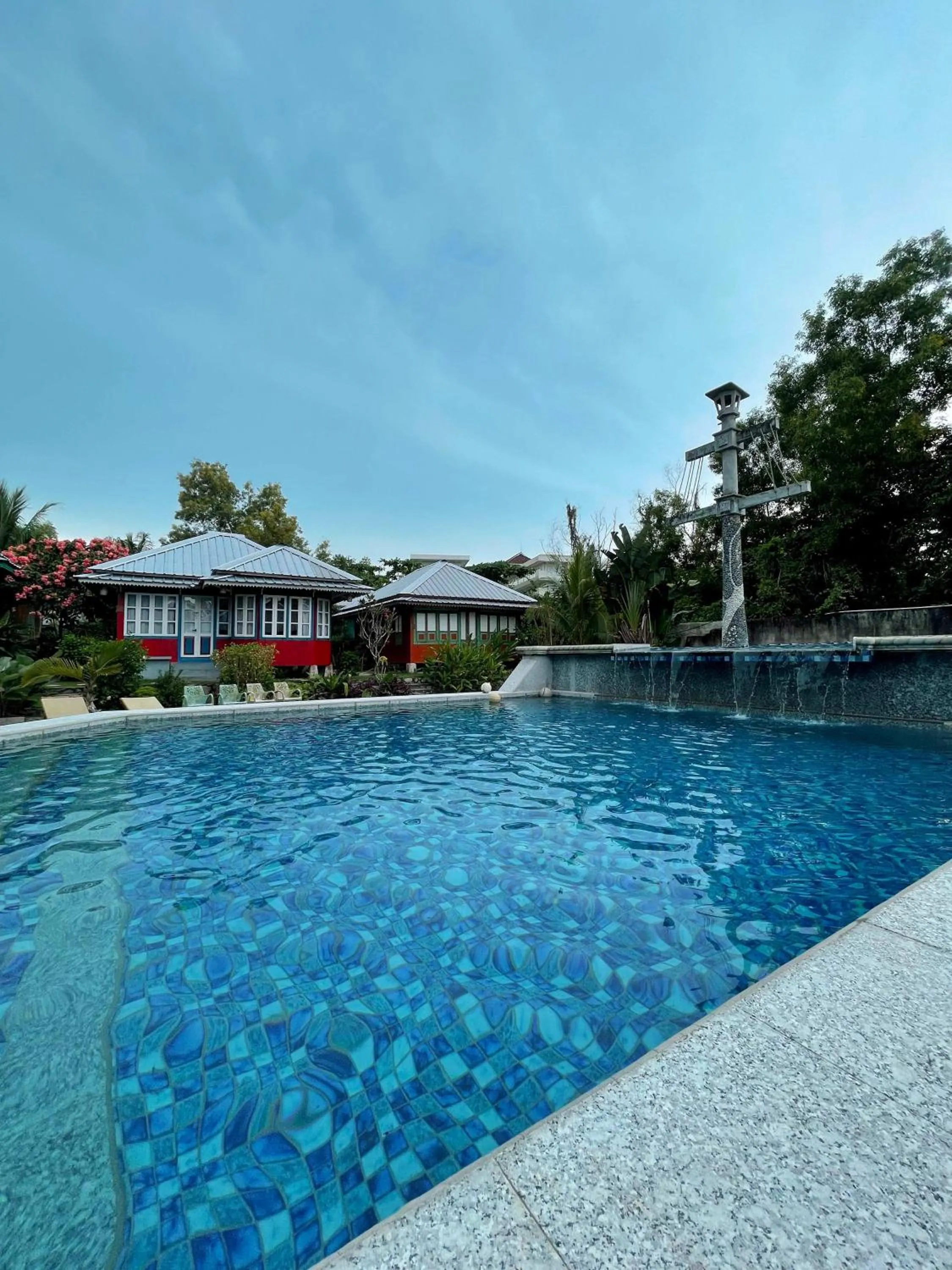 Rock and Wreck Dive Resort