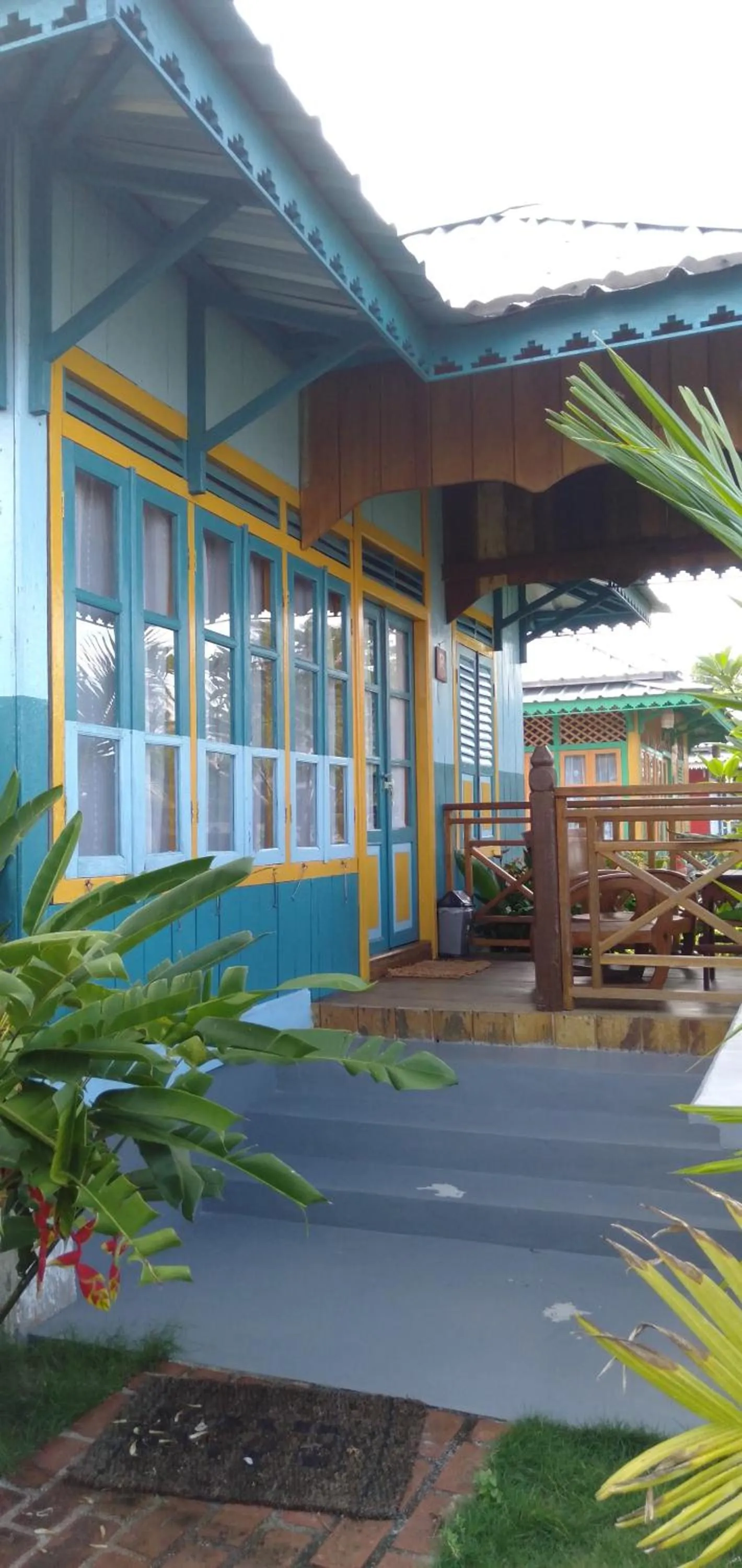 Rock and Wreck Dive Resort