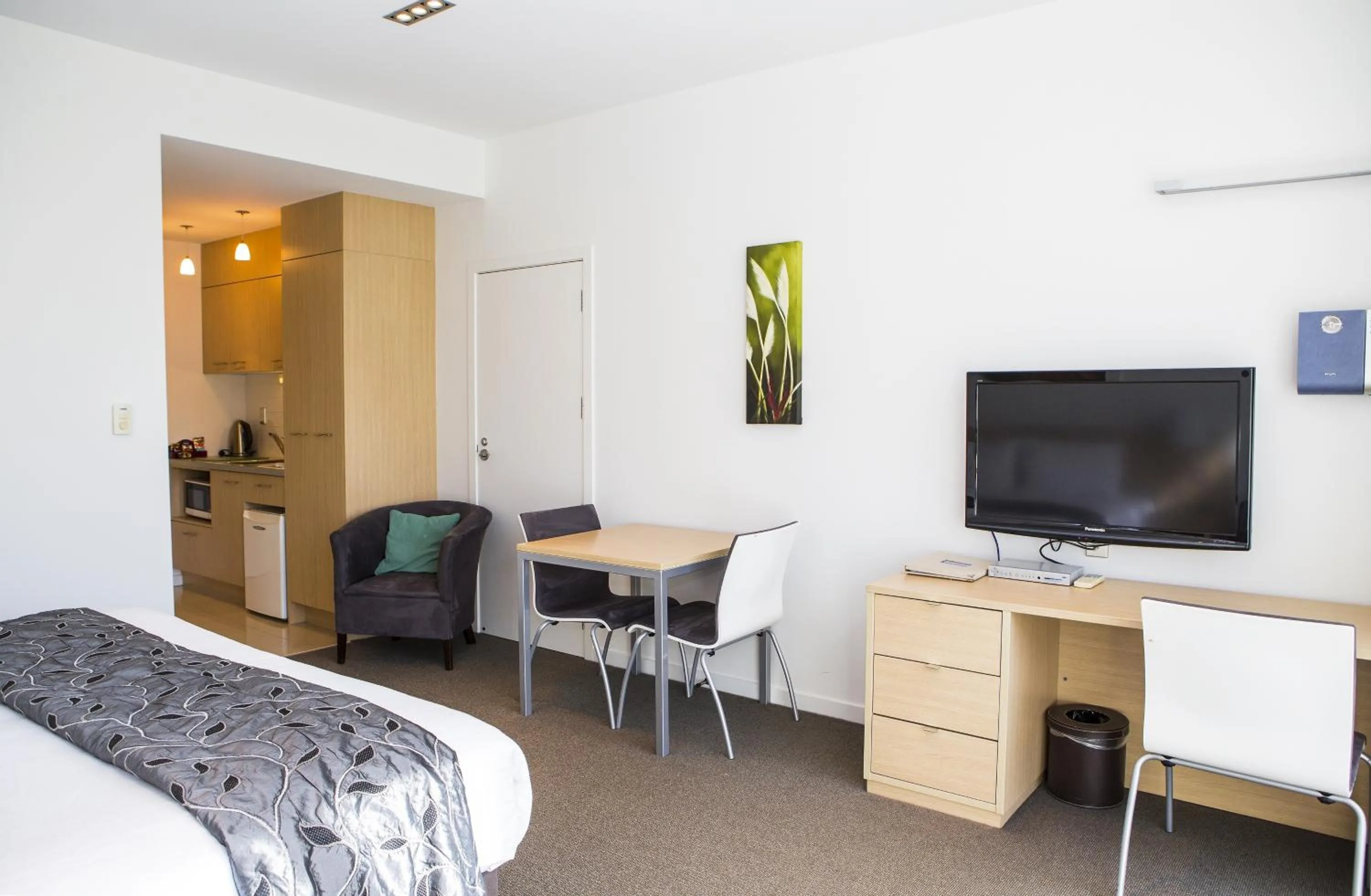 Photo of the whole room, Bed in Waves