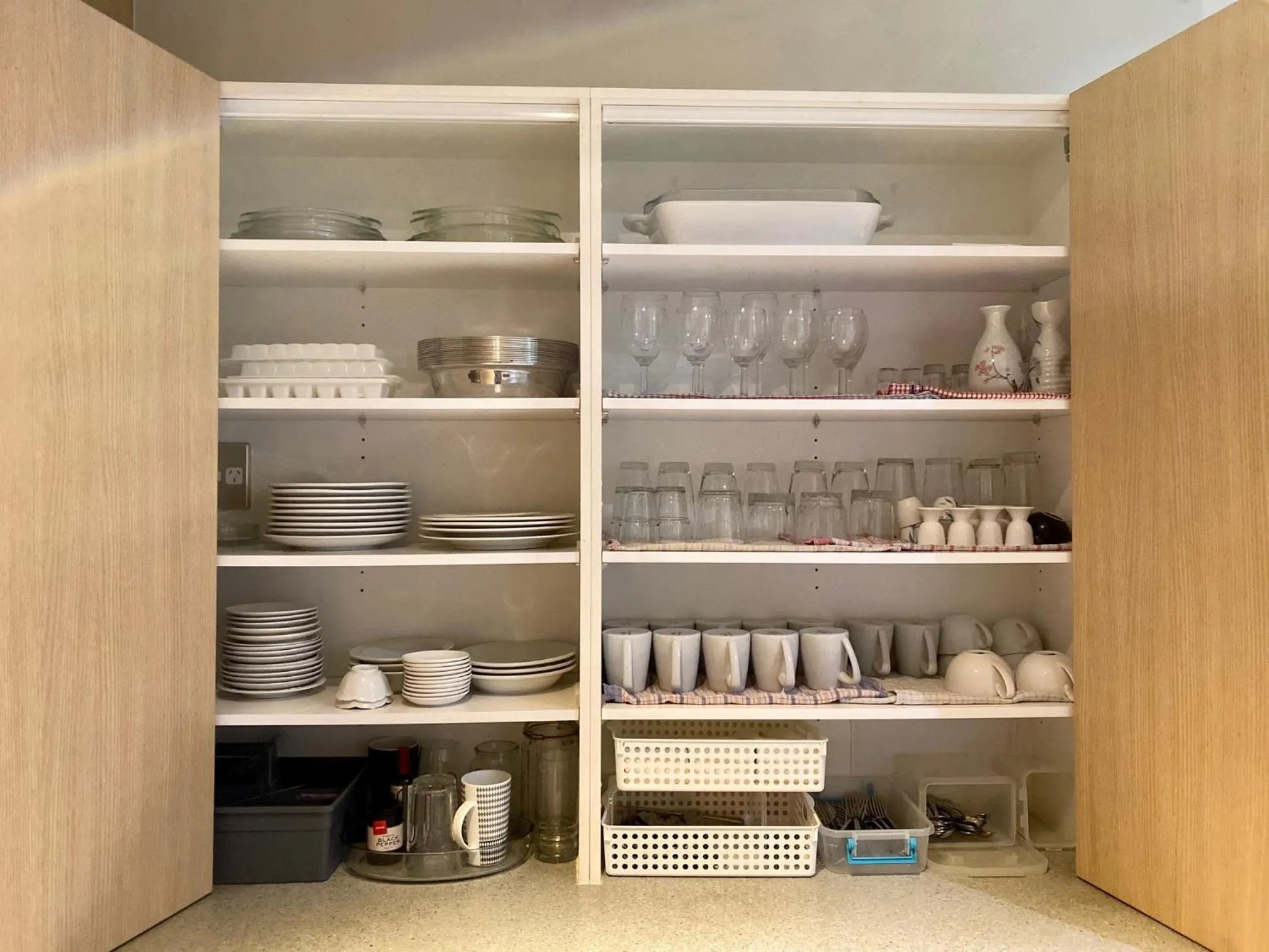 Food and drinks in Waves