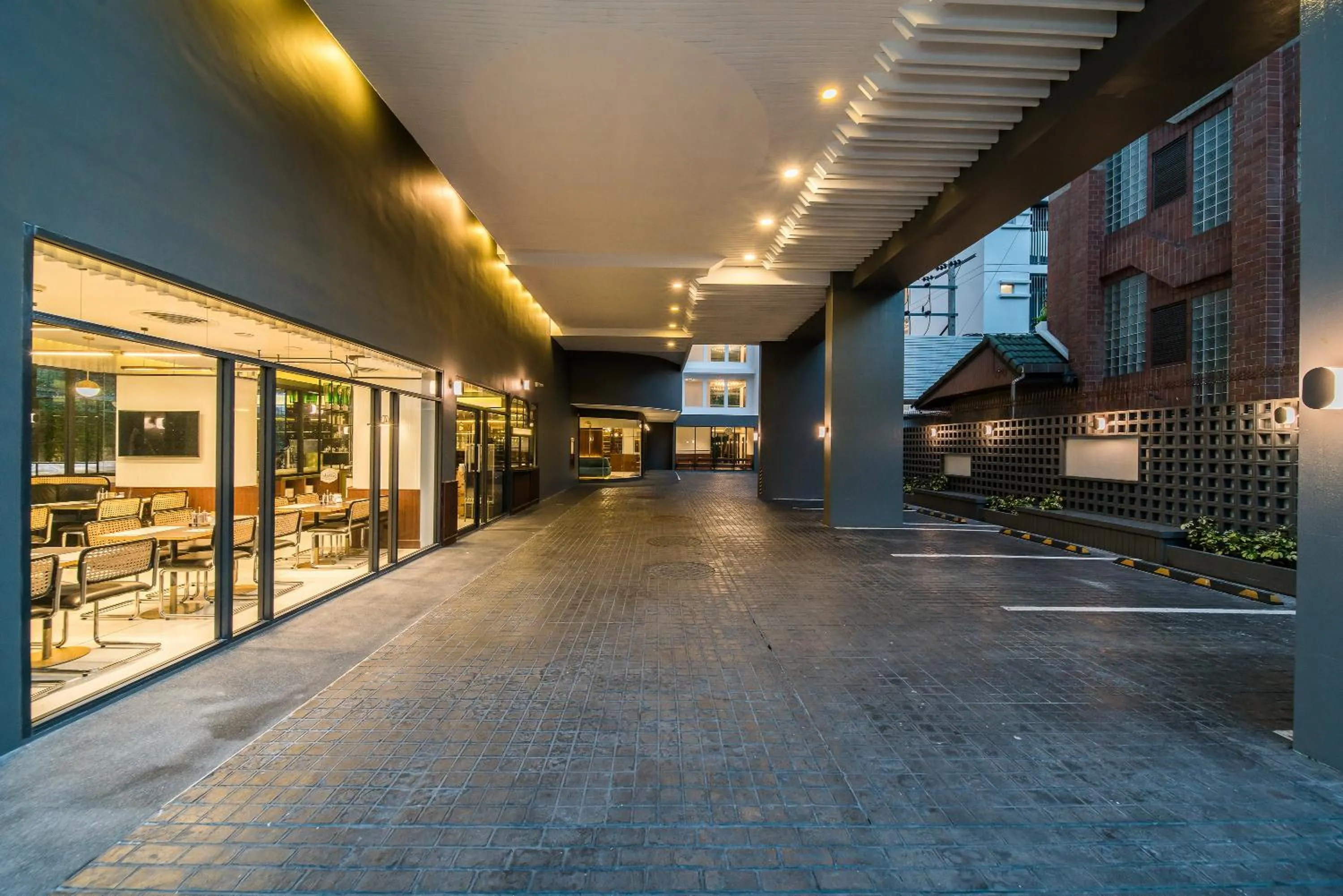 Facade/entrance in Hotel Amber Sukhumvit 85