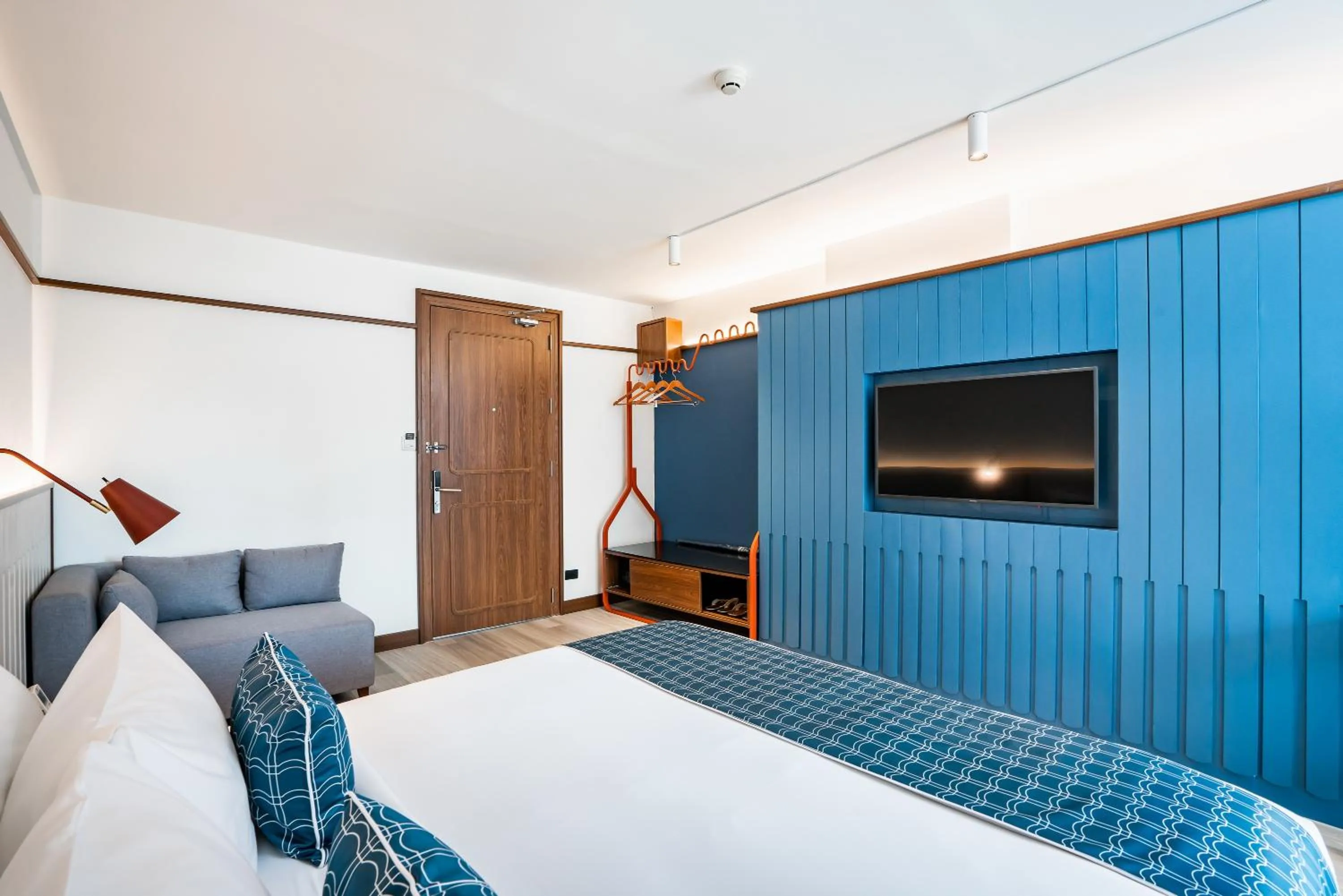 TV and multimedia, Bed in Hotel Amber Sukhumvit 85