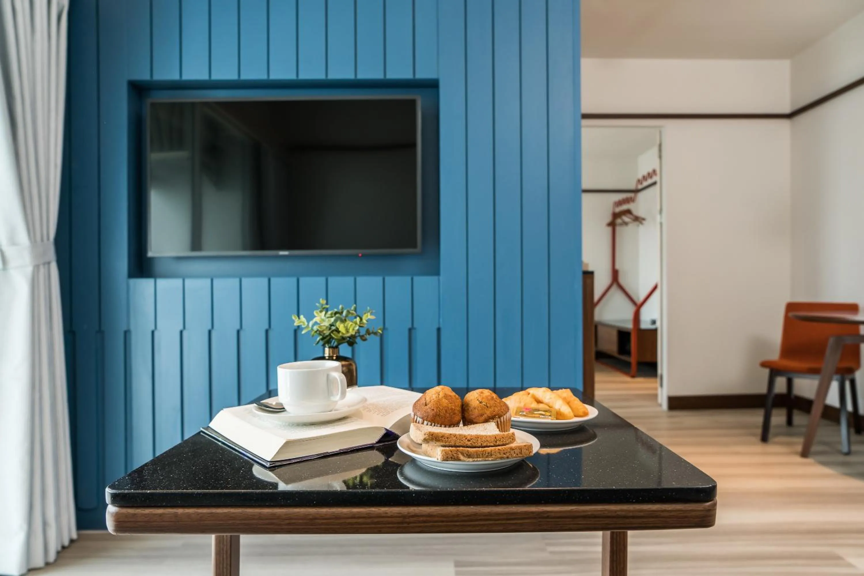 Food and drinks in Hotel Amber Sukhumvit 85