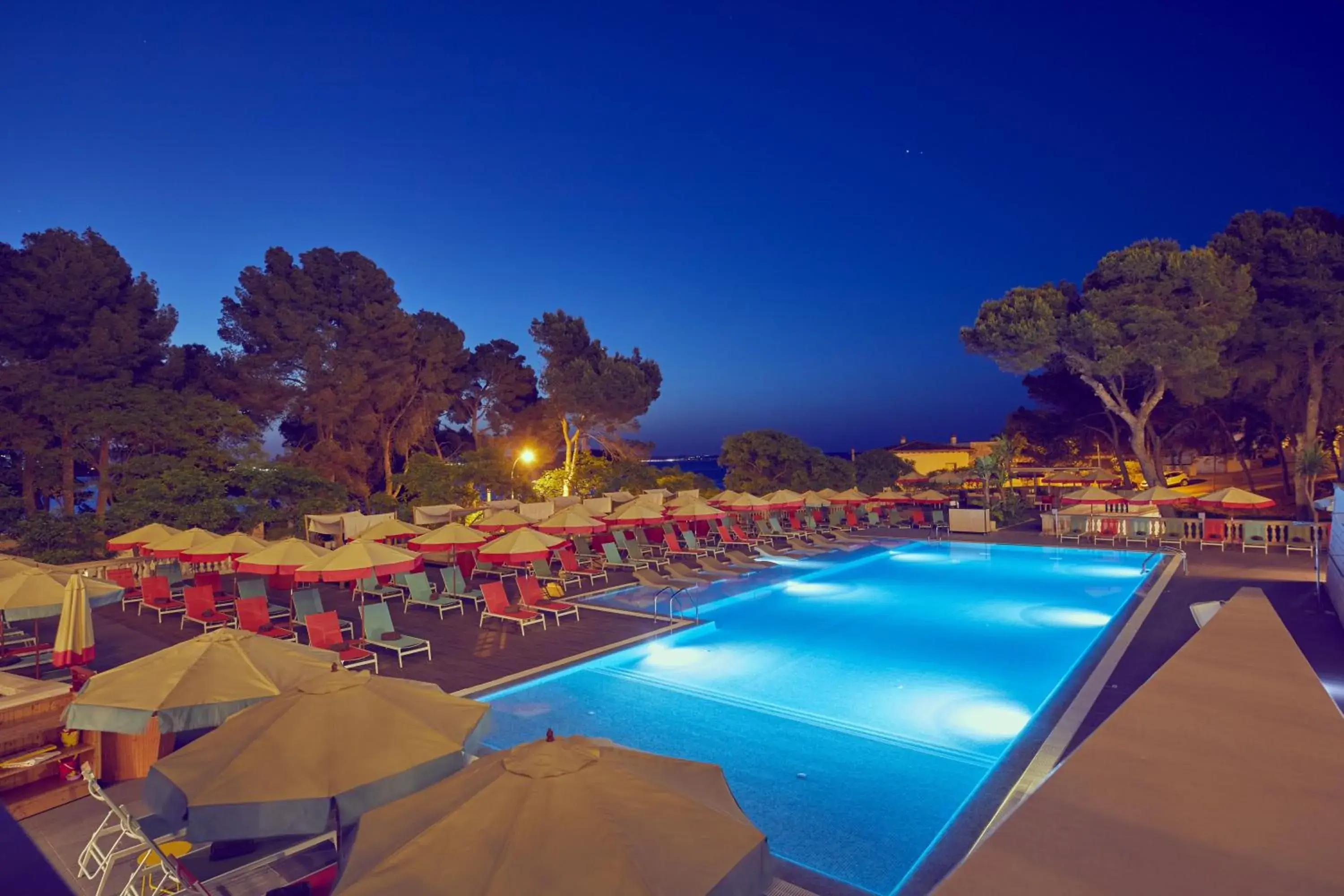 Swimming pool in Alua Calvia Swimming pool in Alua Calvia