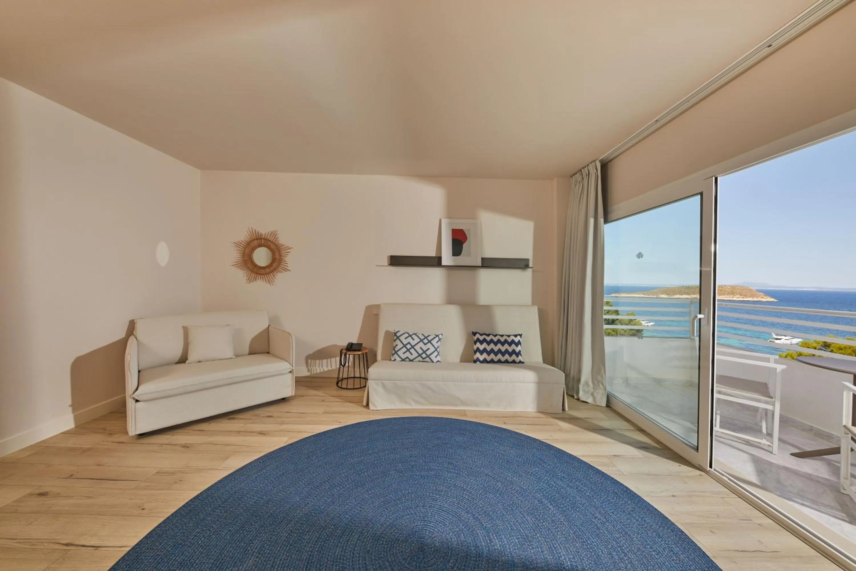 Living room, Bed in Alua Calvia