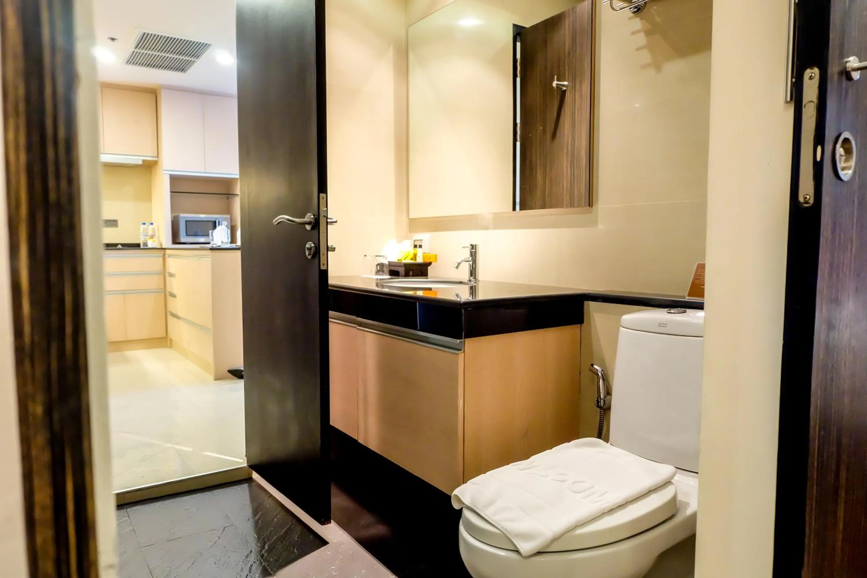 Bathroom in Park Village Rama II