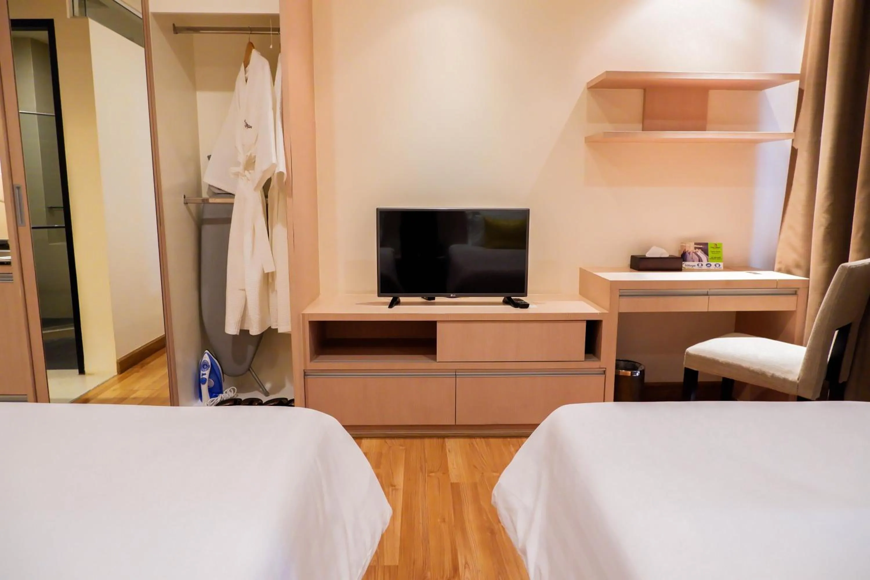 TV and multimedia, Bed in Park Village Rama II