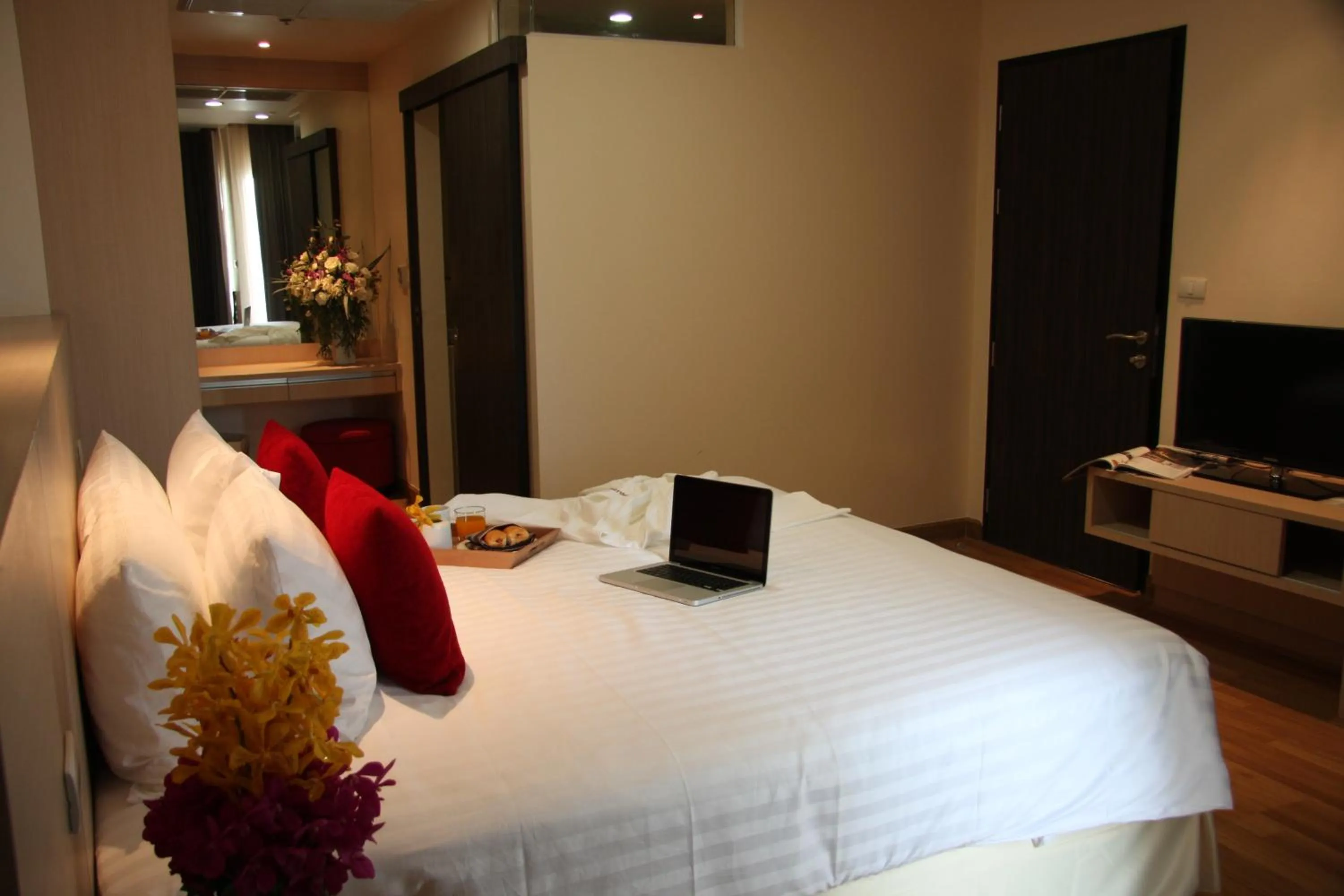 City view, Bed in Park Village Rama II