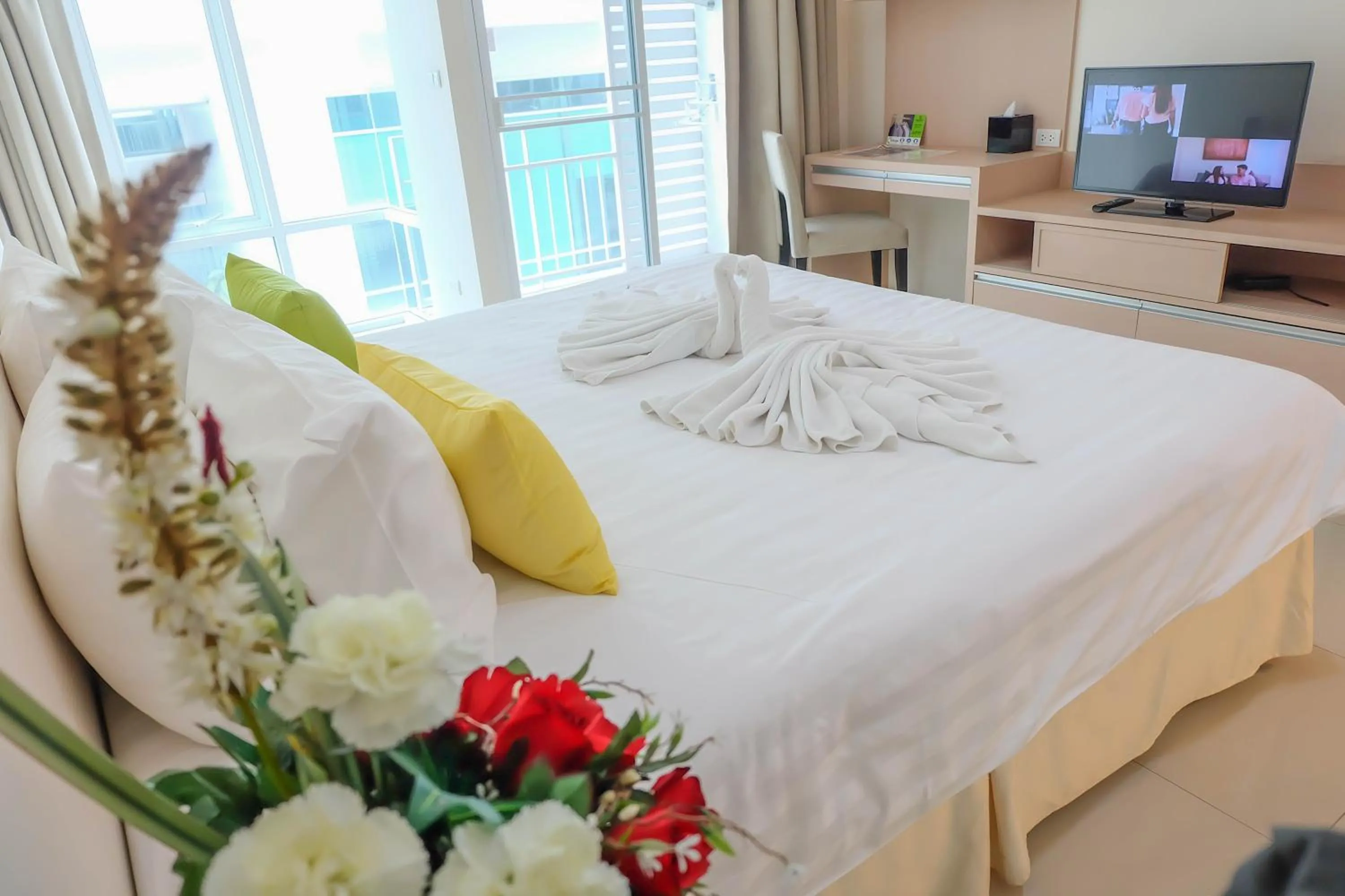 Bed in Park Village Rama II