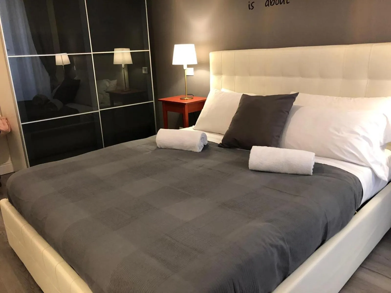 Bed in 109 SUITES ROMA
