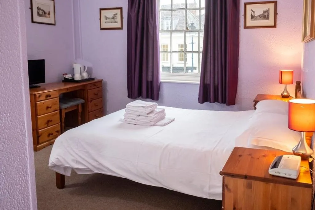 Double Room with Private Bathroom in The Crown Hotel