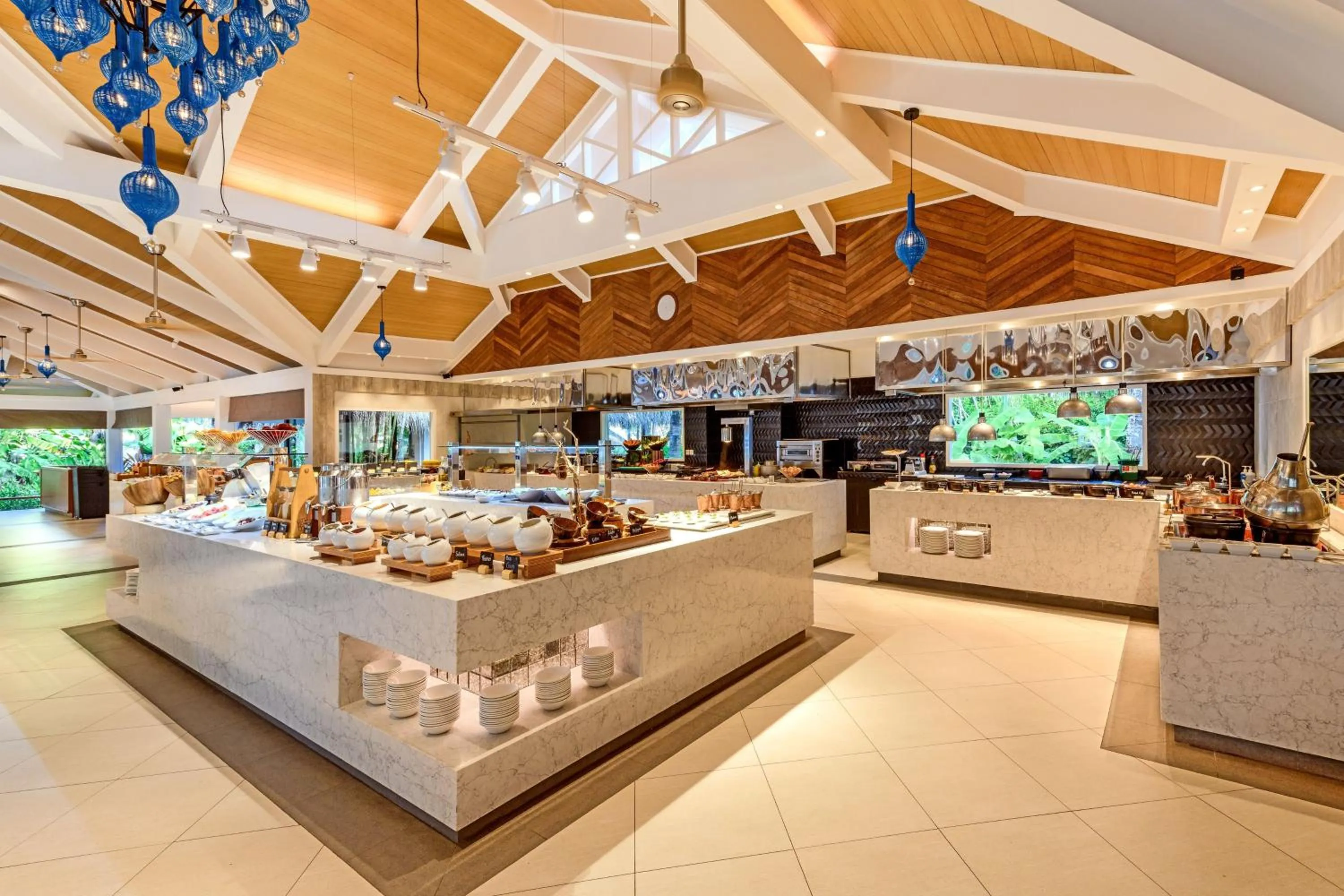 Breakfast in Sheraton Maldives Full Moon Resort & Spa