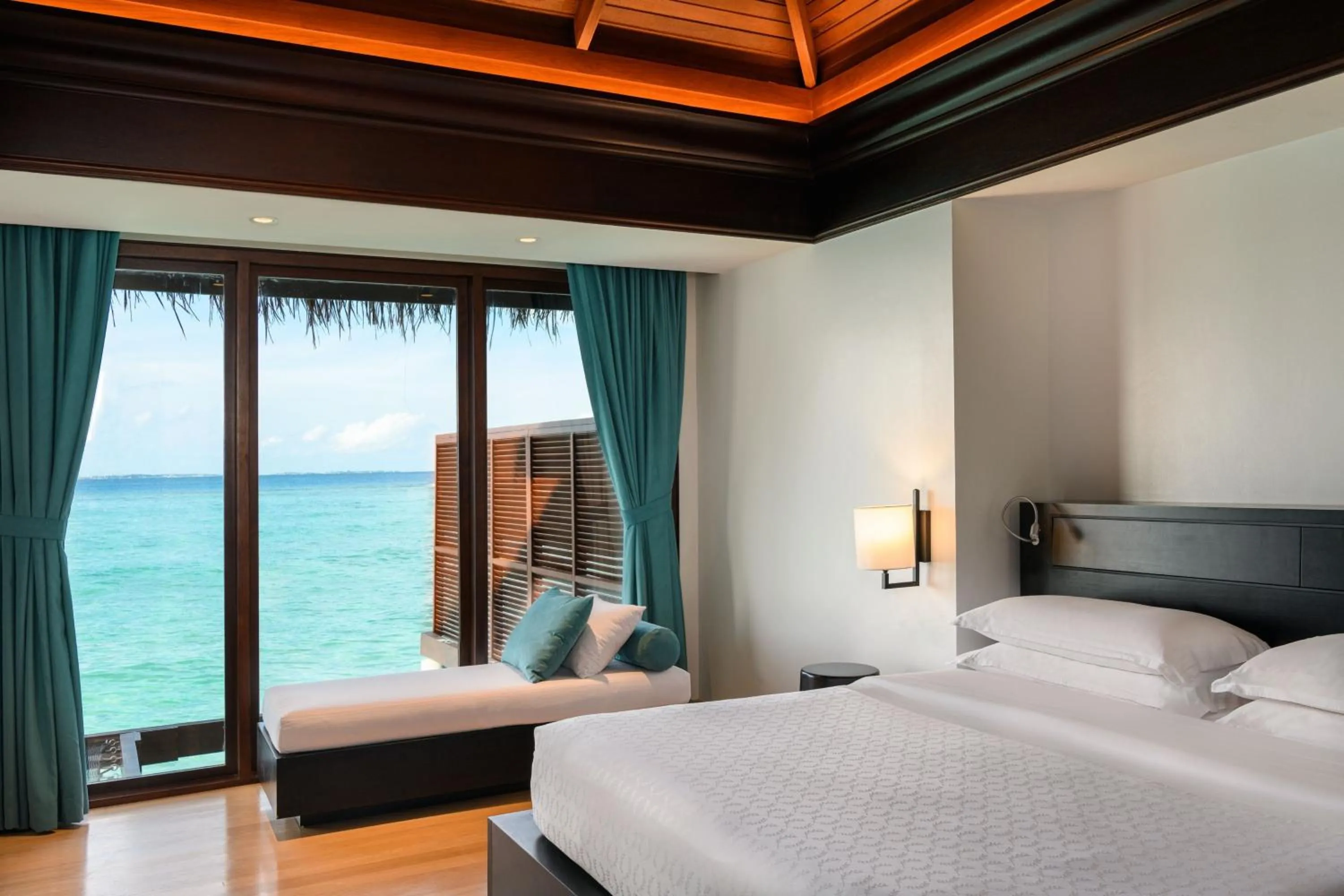 Bedroom, Bed in Sheraton Maldives Full Moon Resort & Spa