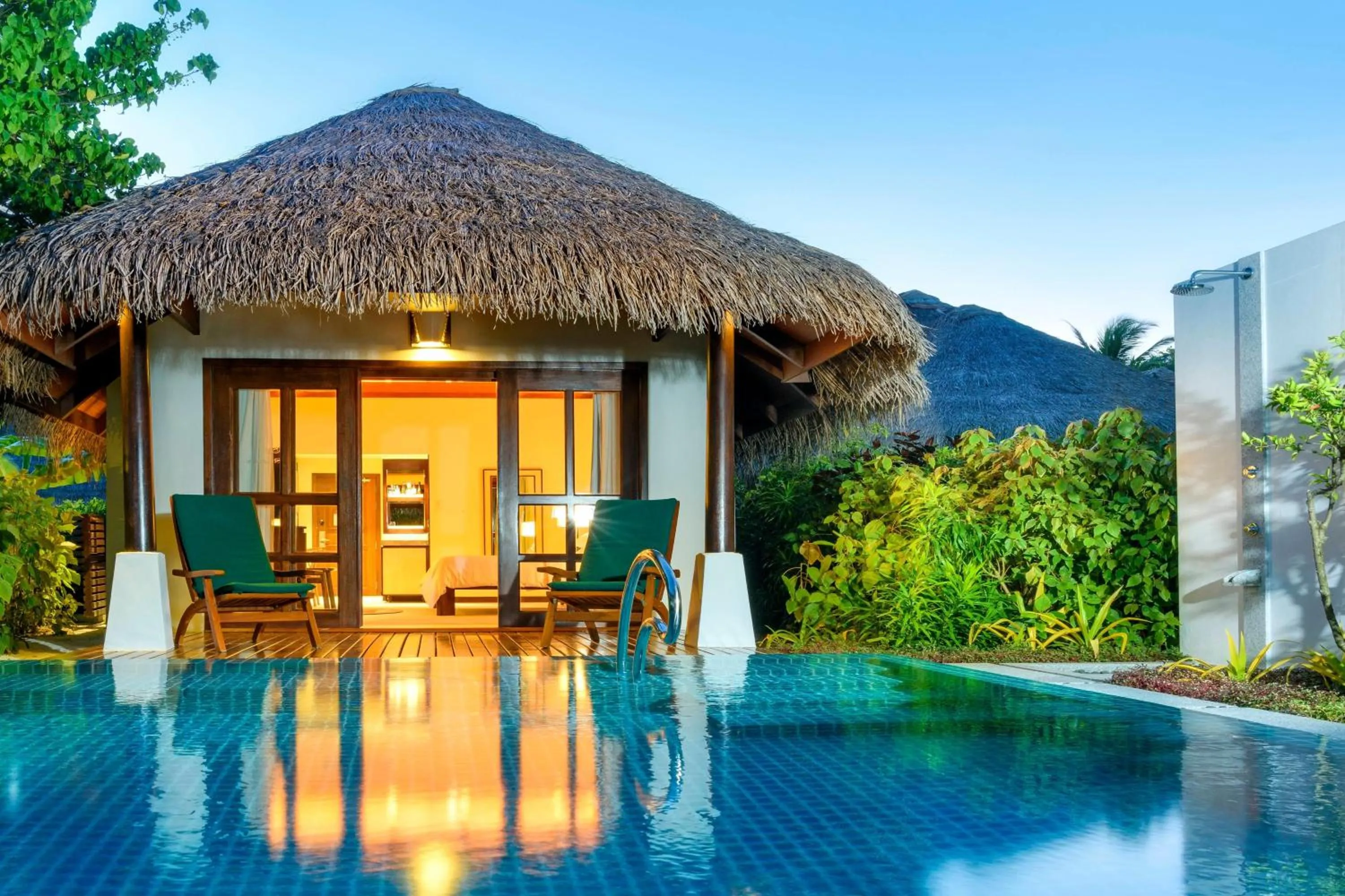 Swimming pool in Sheraton Maldives Full Moon Resort & Spa