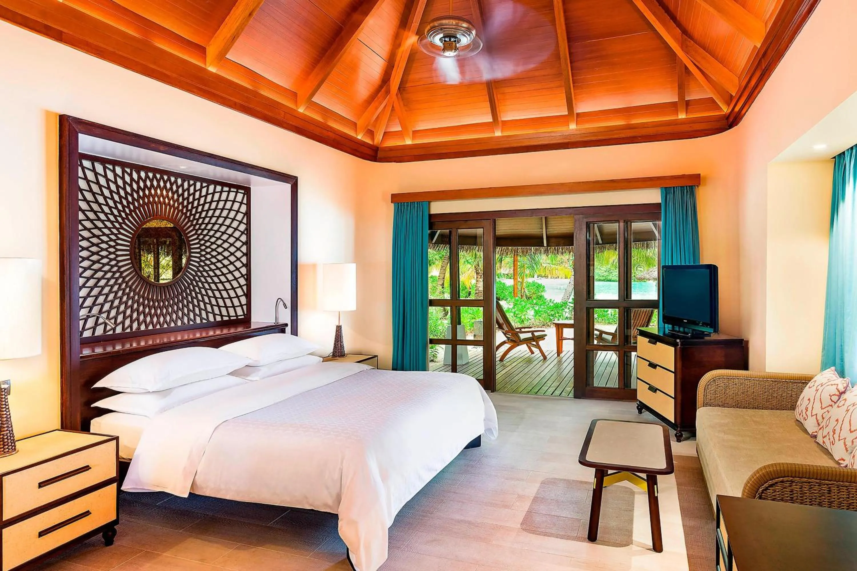 Bedroom, Bed in Sheraton Maldives Full Moon Resort & Spa