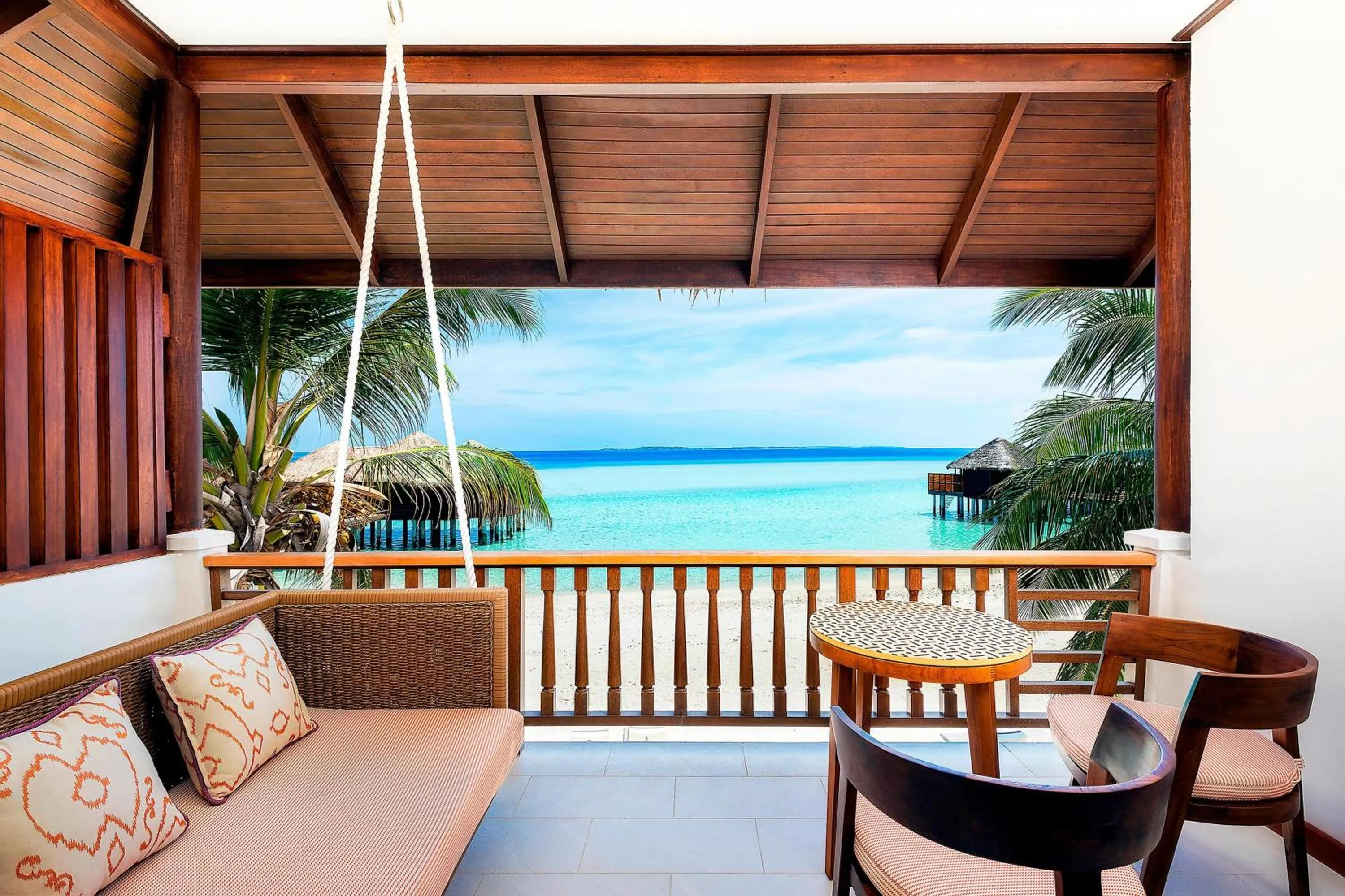 Beach in Sheraton Maldives Full Moon Resort & Spa