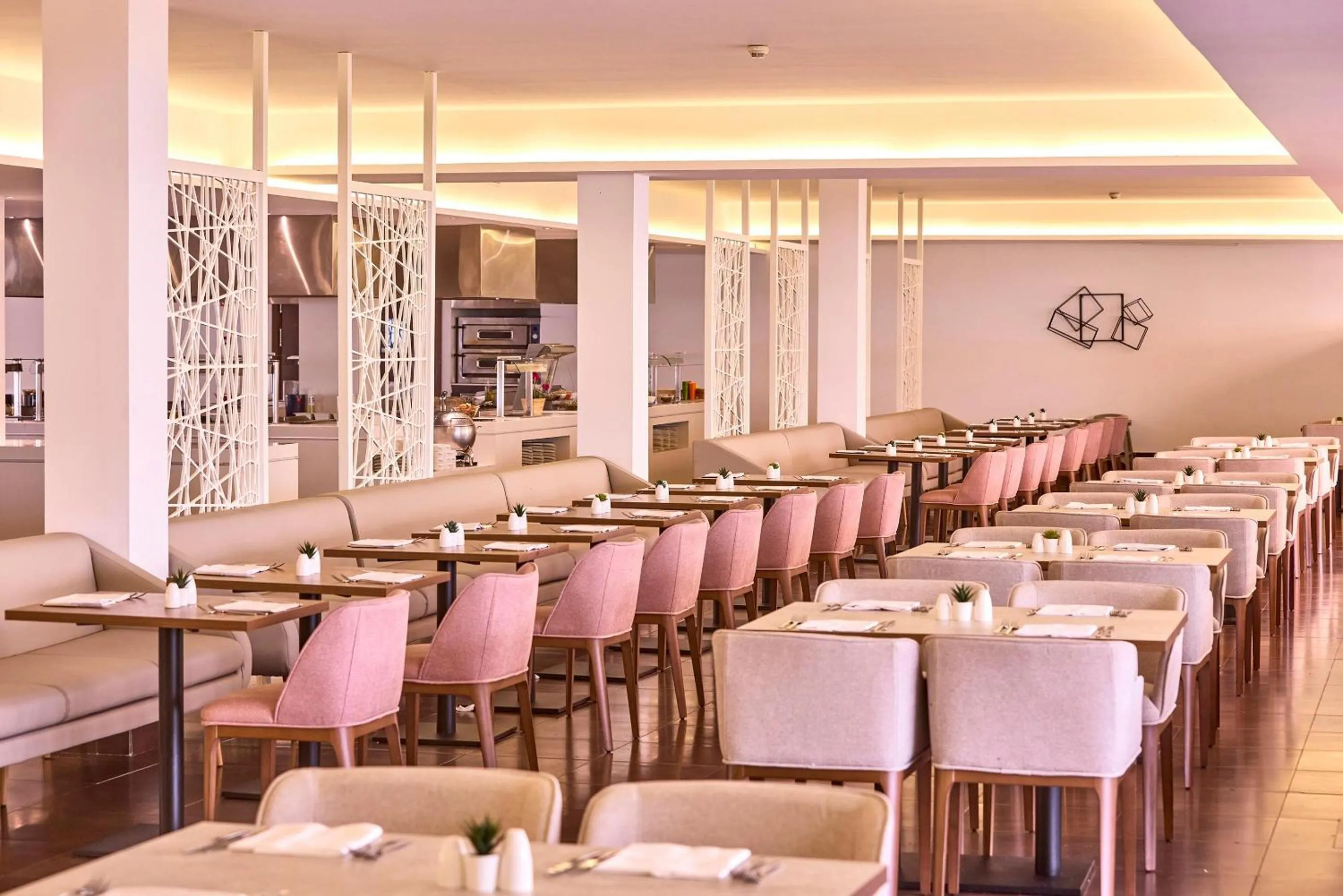 Restaurant/places to eat in Zafiro Rey Don Jaime